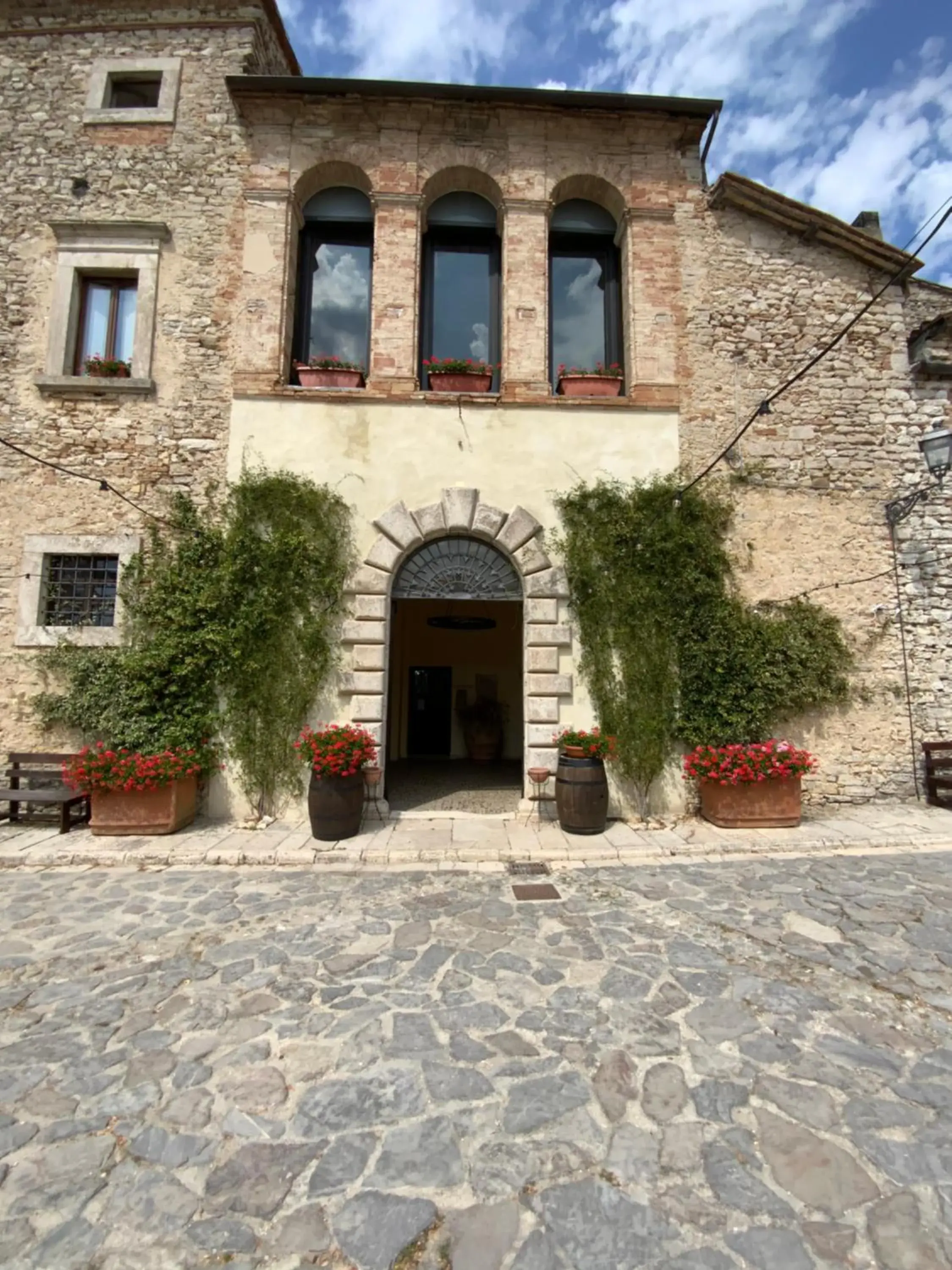 Facade/entrance in Castello di Titignano Facade/entrance in Castello di Titignano