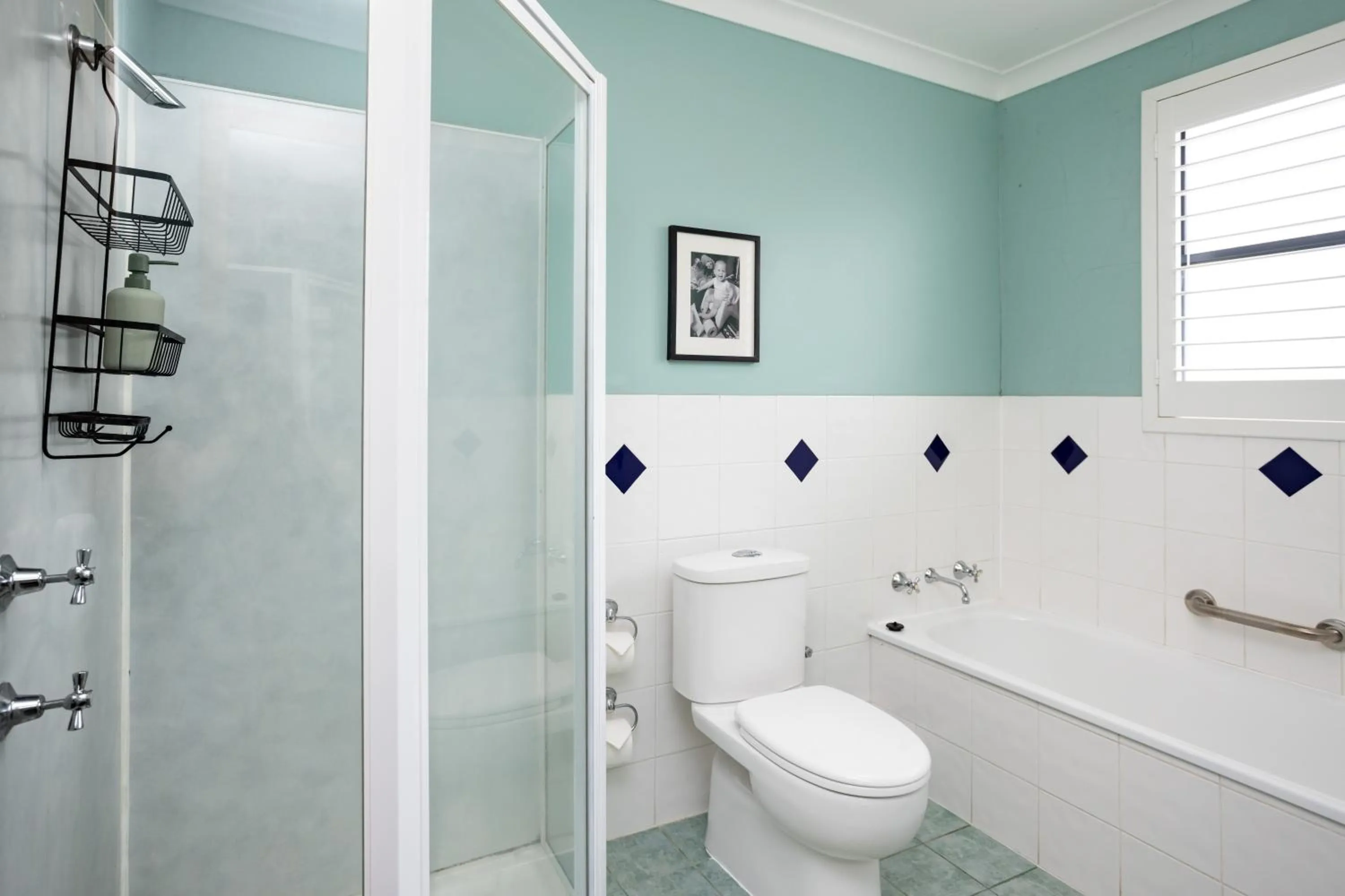 Shower in Albany Harbourside Apartments And Houses