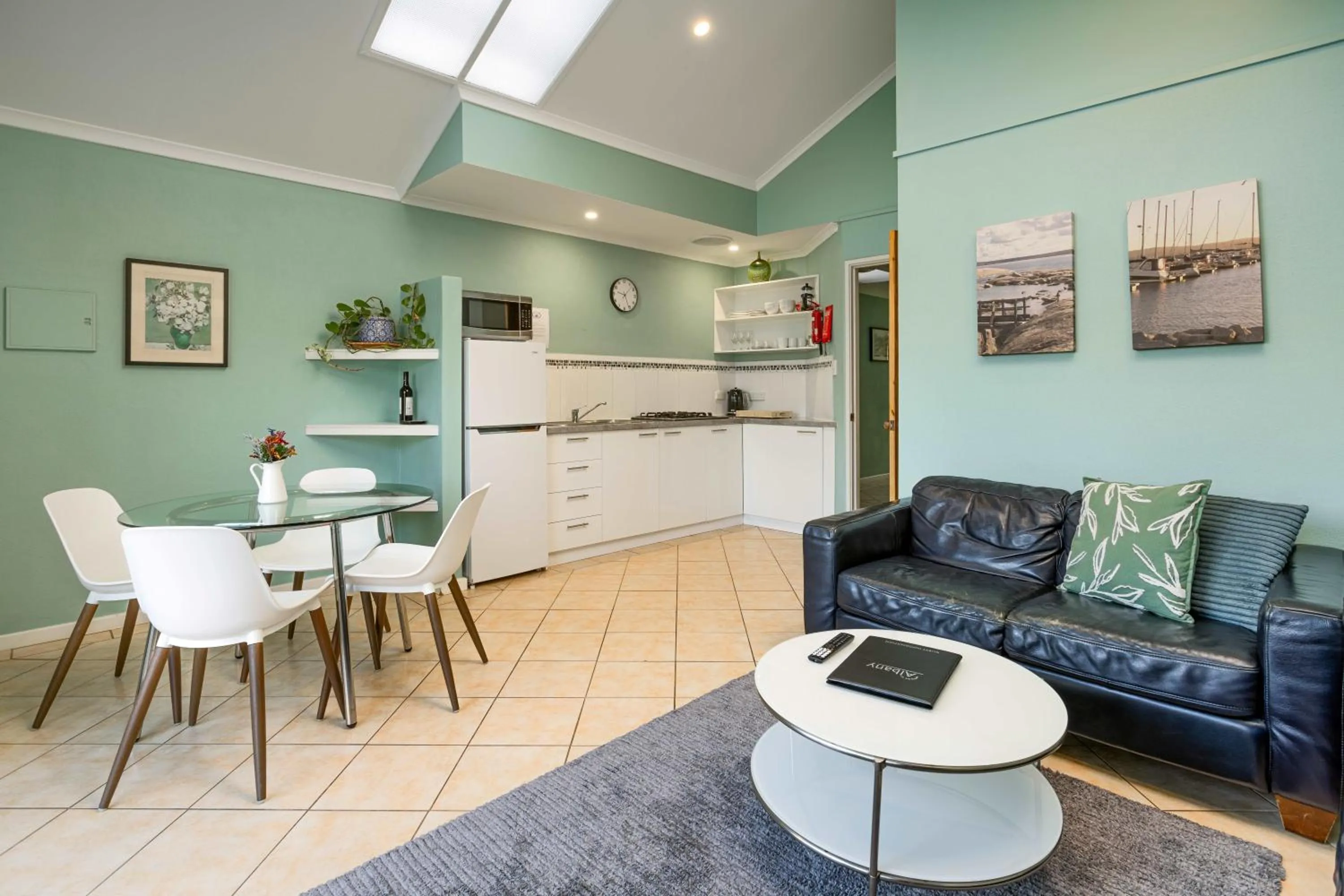 Kitchen or kitchenette in Albany Harbourside Apartments And Houses