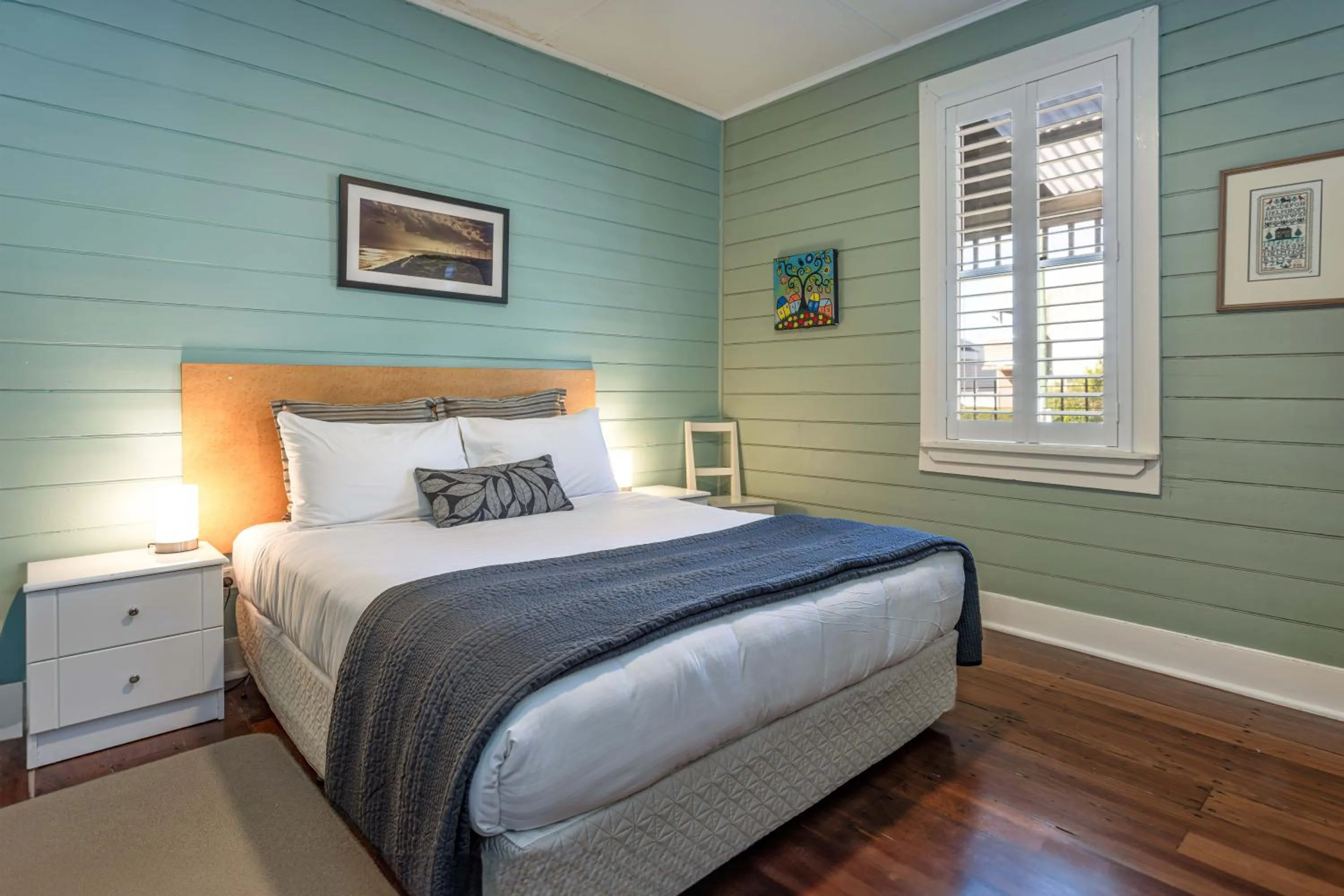 Bedroom, Bed in Albany Harbourside Apartments And Houses