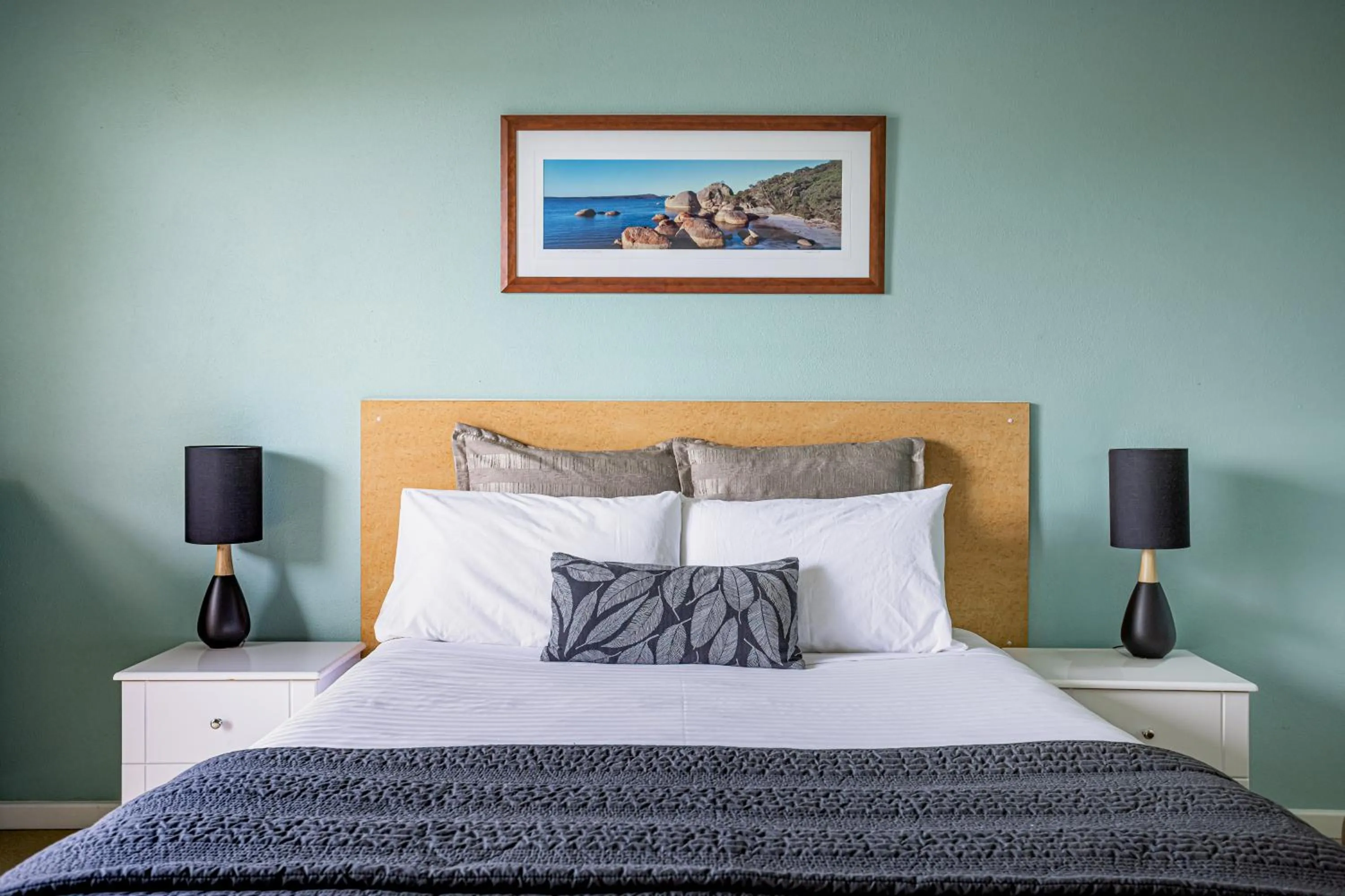 Bedroom, Bed in Albany Harbourside Apartments And Houses