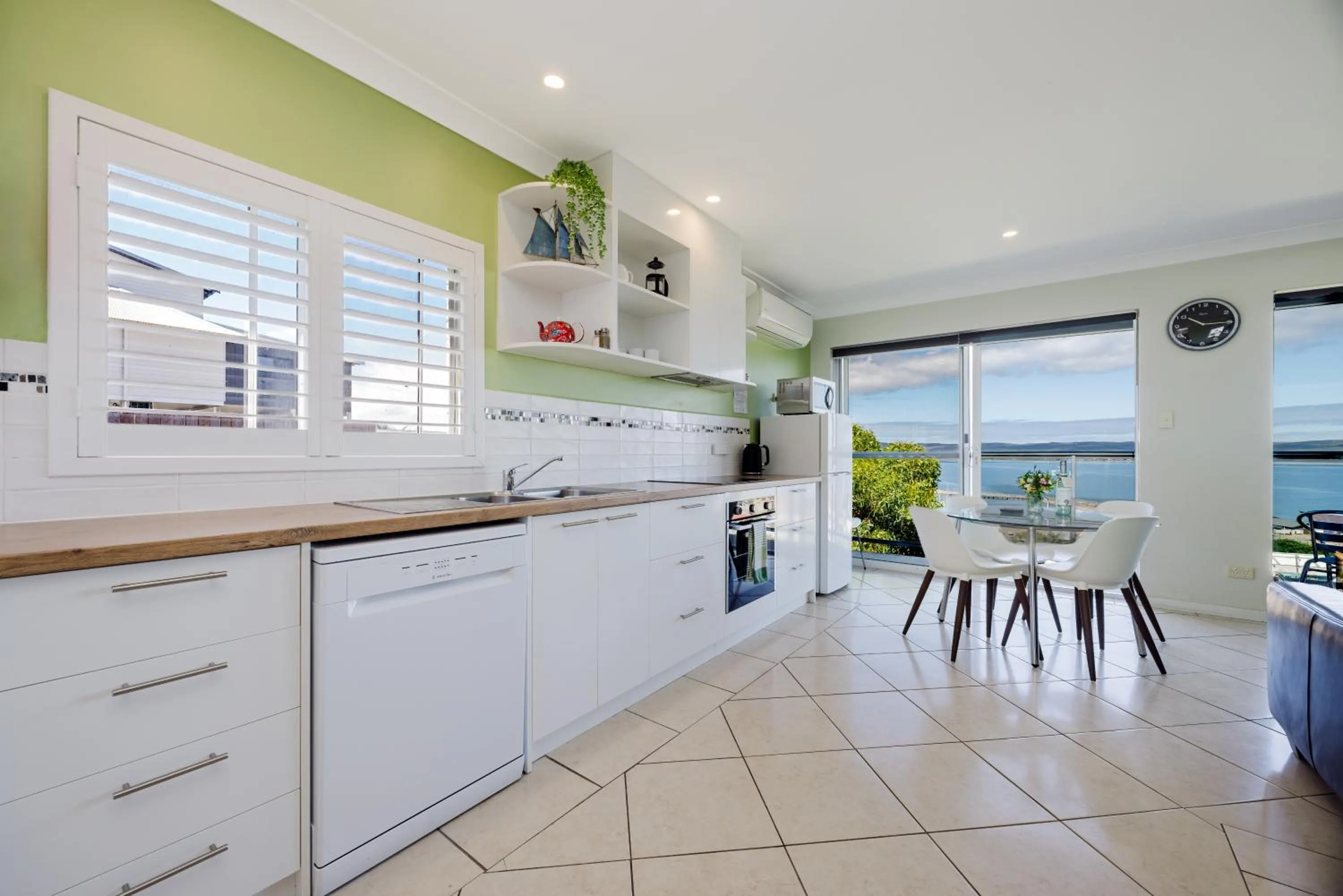kitchen in Albany Harbourside Apartments And Houses