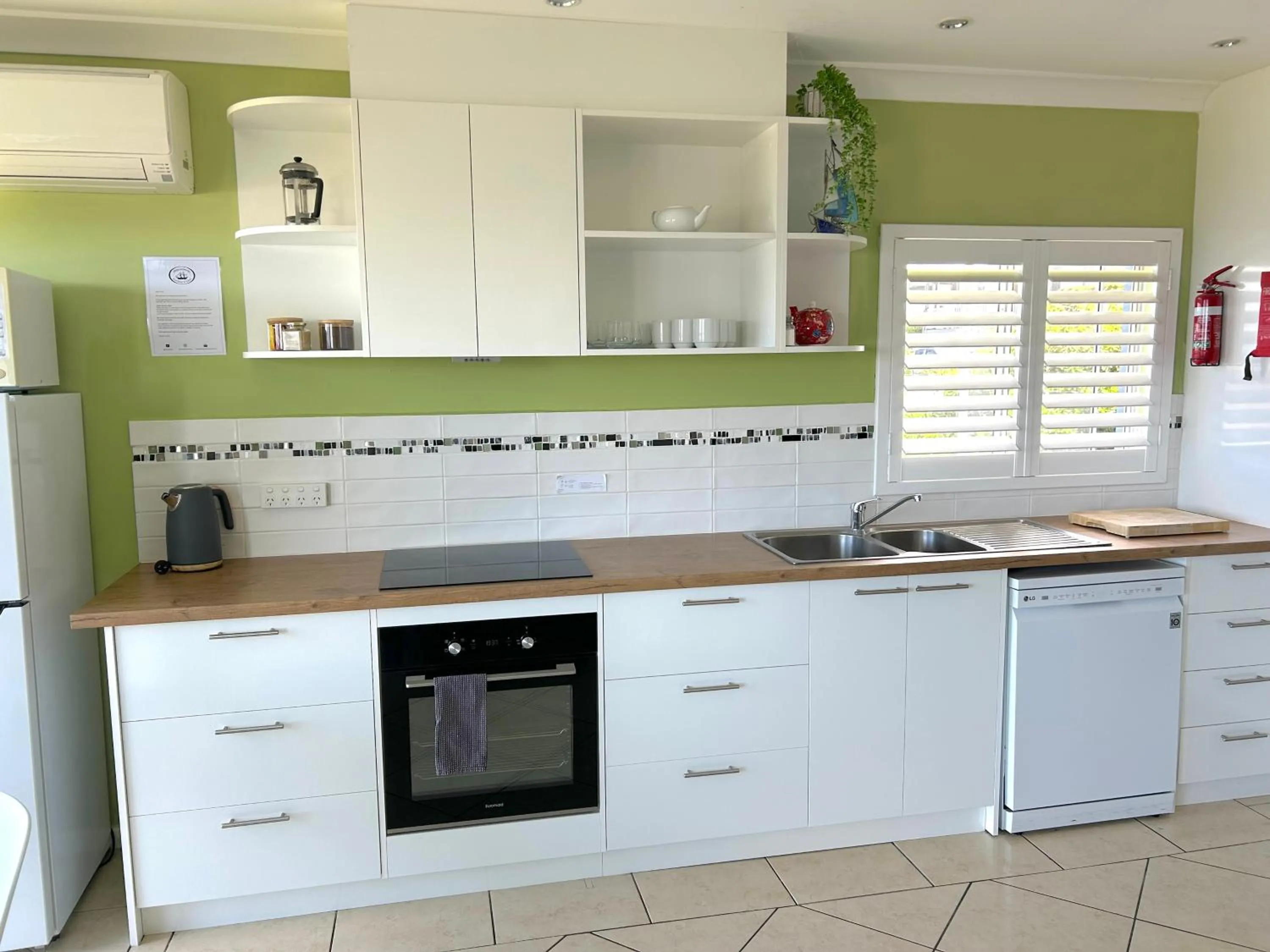 Kitchen or kitchenette in Albany Harbourside Apartments And Houses