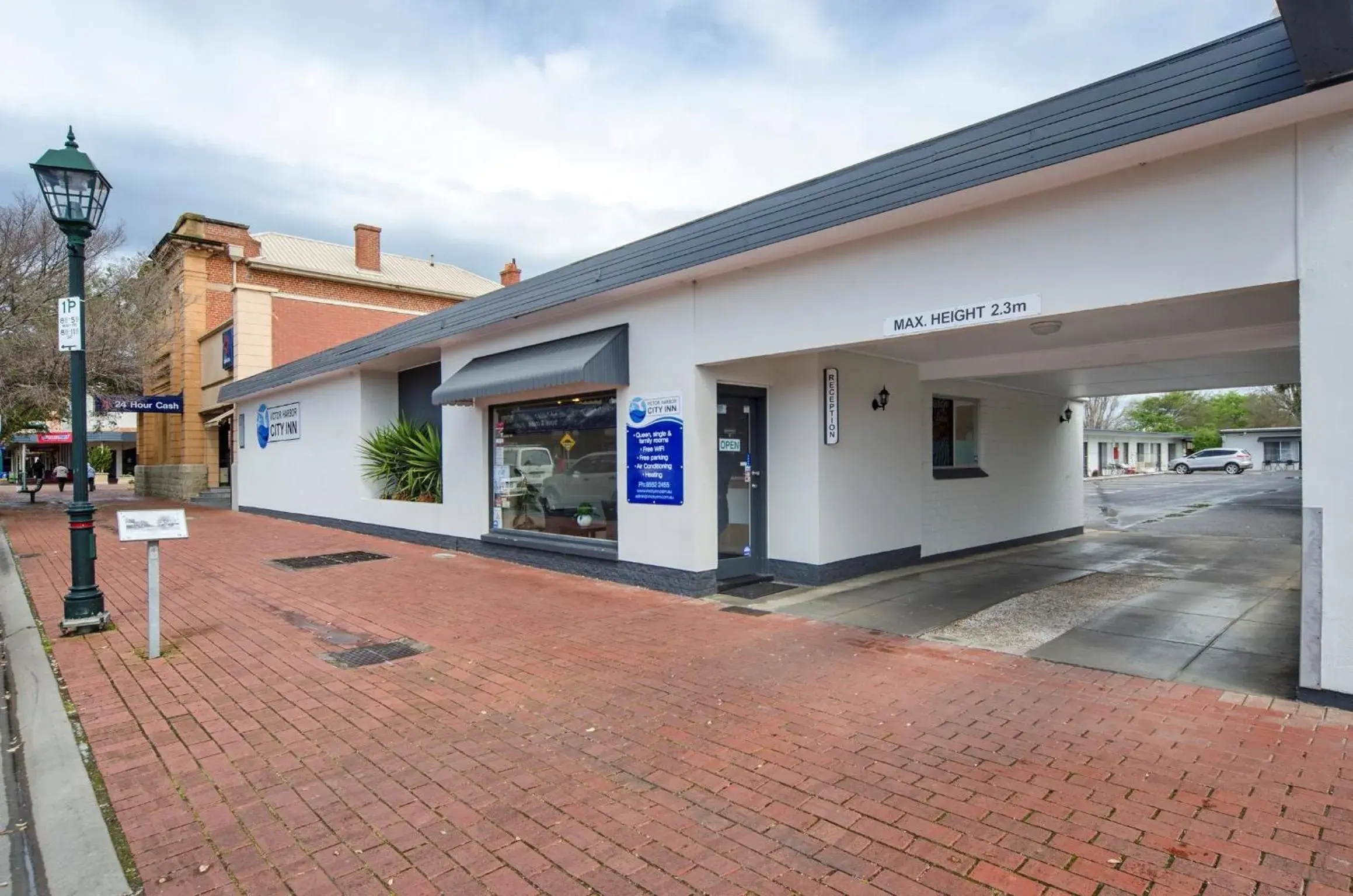 Property building in Victor Harbor City Inn Property building in Victor Harbor City Inn