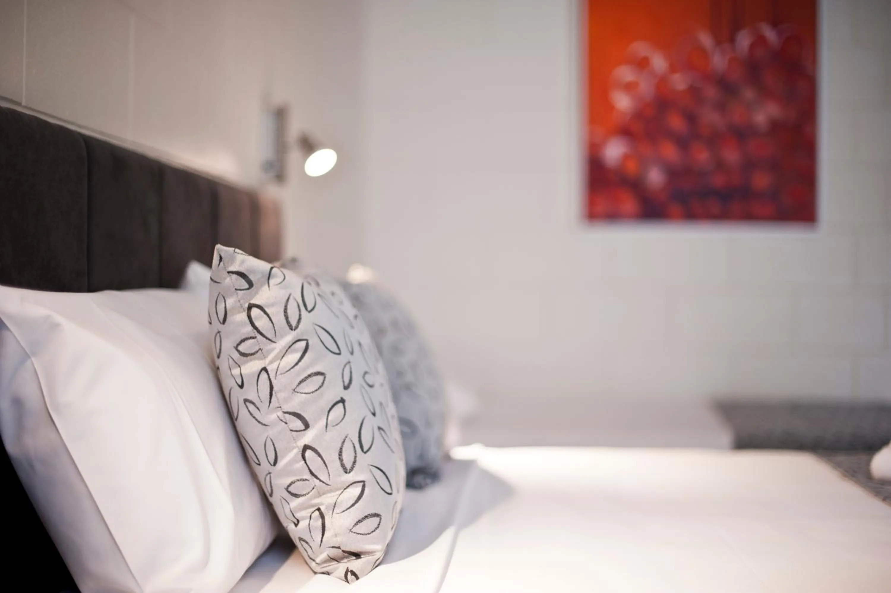 Bed in Victor Harbor City Inn