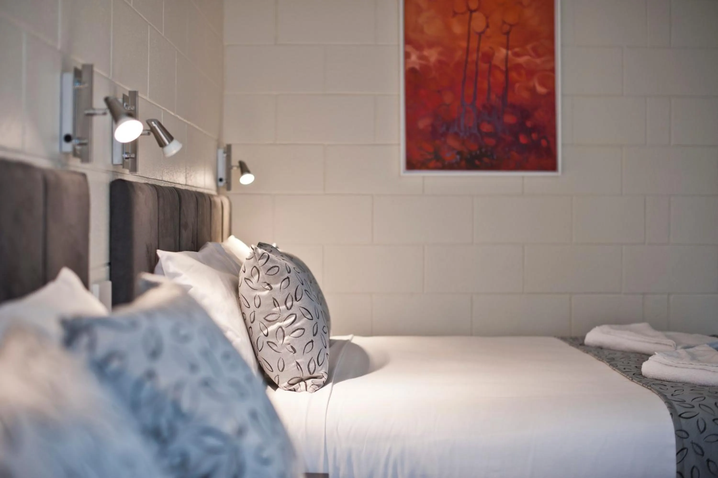 Bed in Victor Harbor City Inn