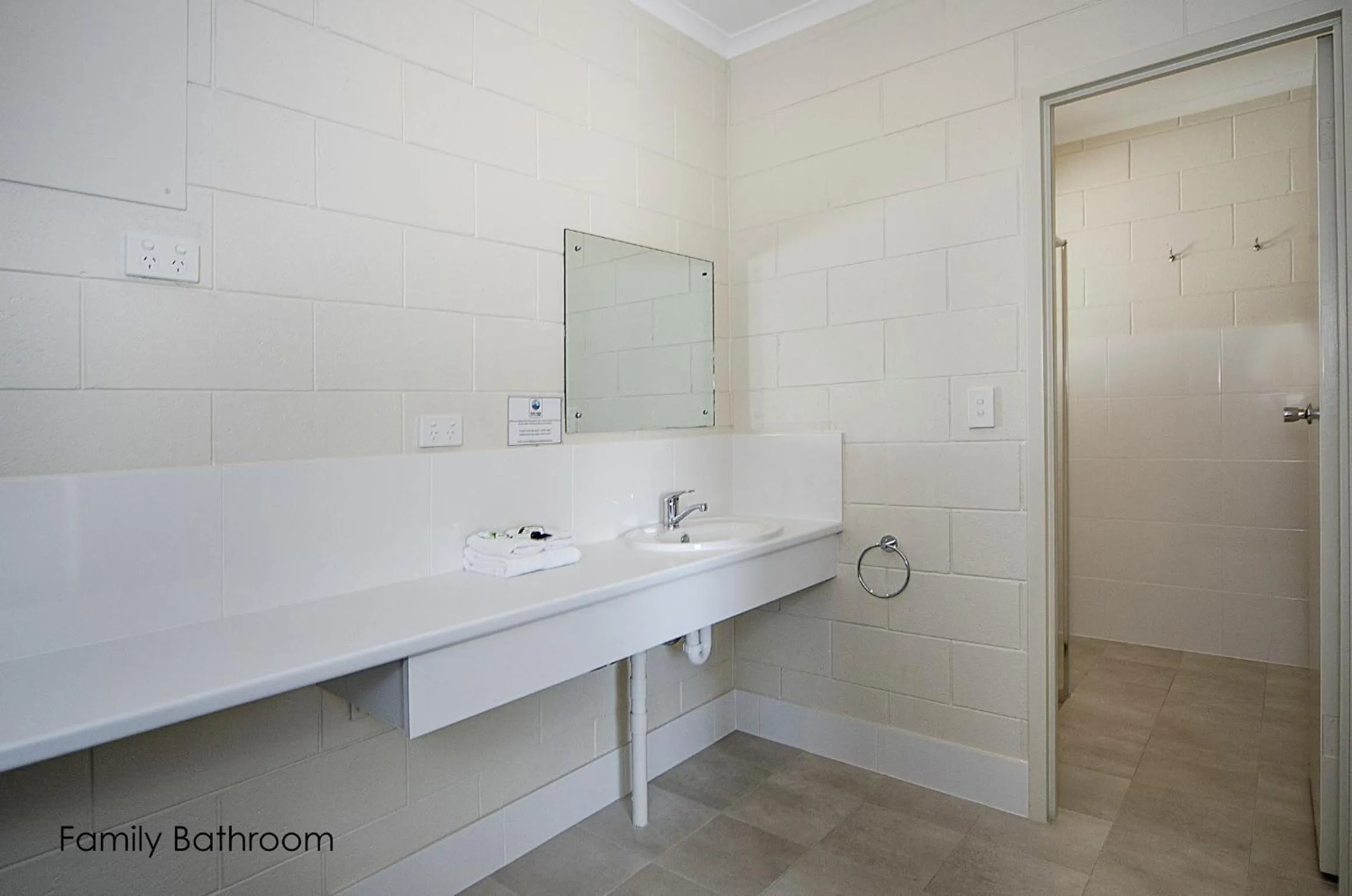 Bathroom in Victor Harbor City Inn