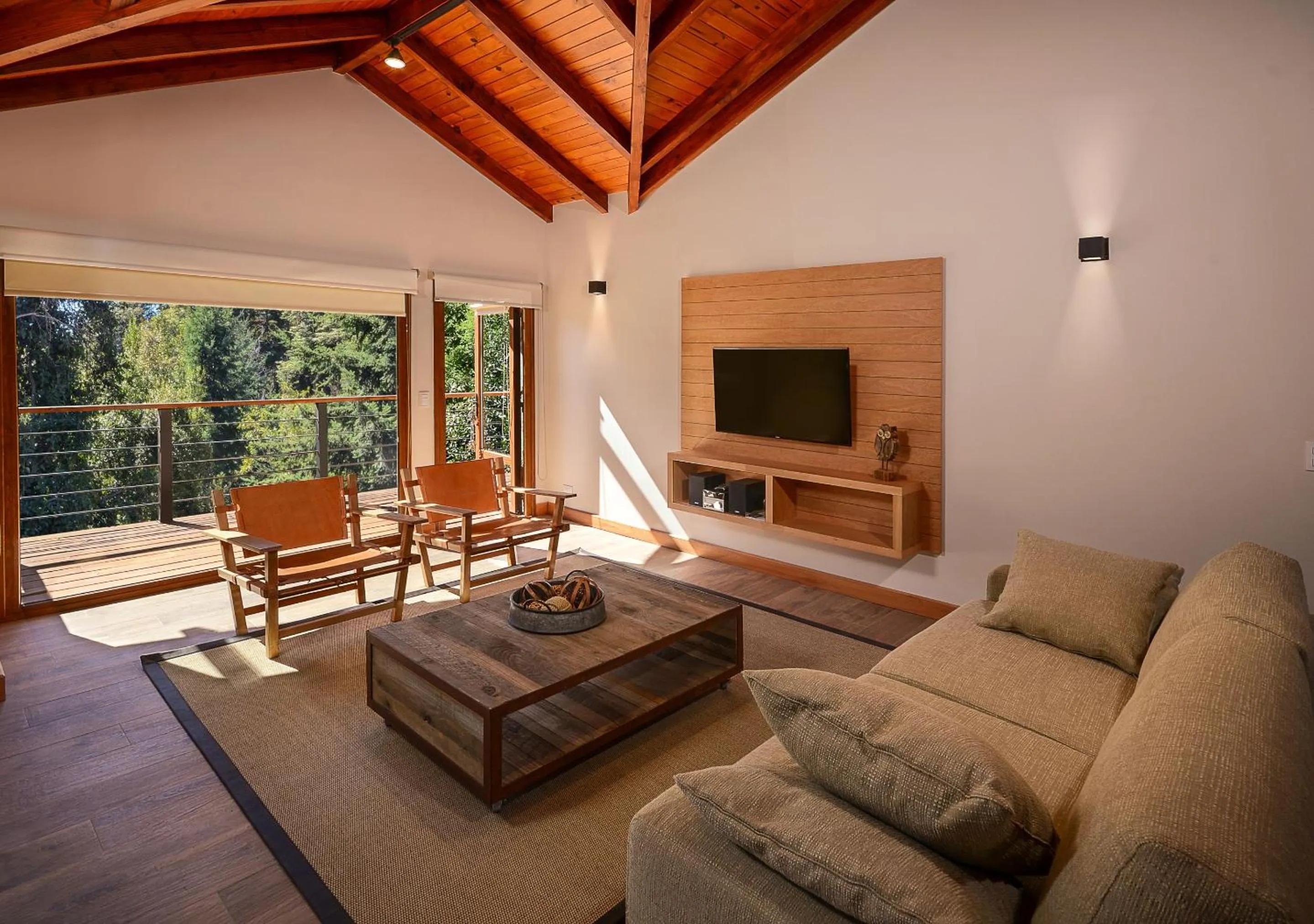 TV and multimedia in Huenú by DOT Boutique