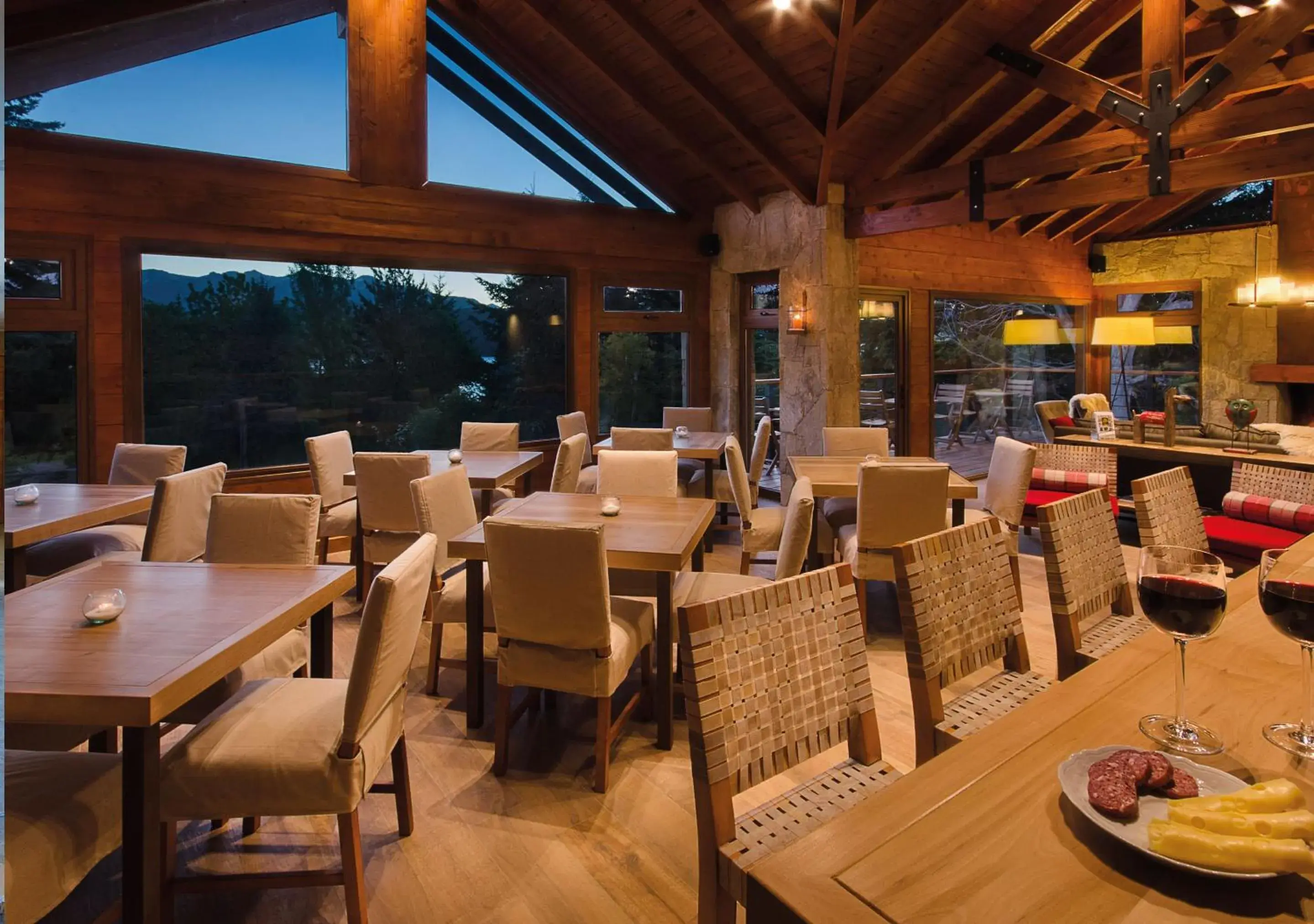 Restaurant/places to eat in Huenú by DOT Boutique Restaurant/places to eat in Huenú by DOT Boutique