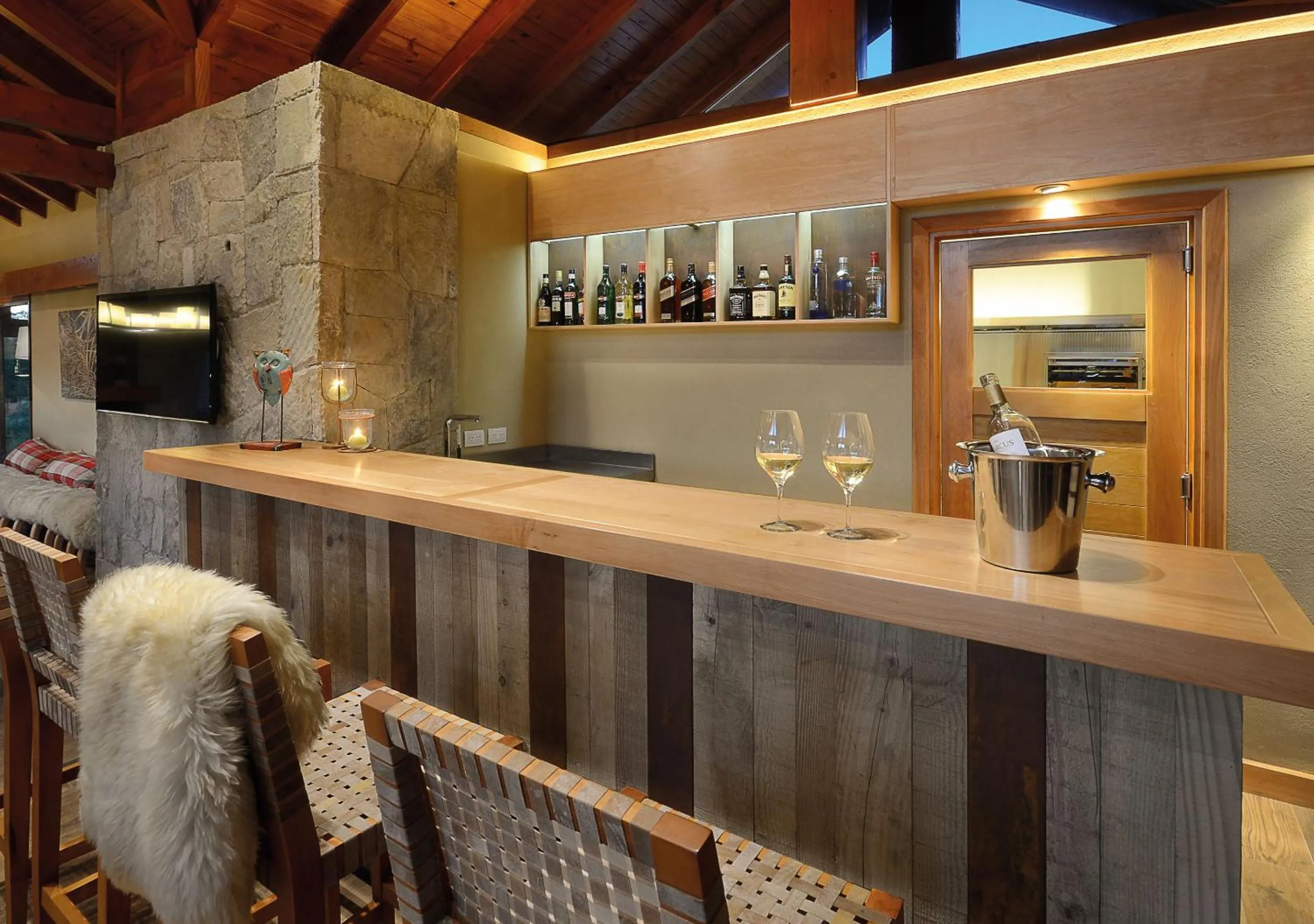 Alcoholic drinks in Huenú by DOT Boutique