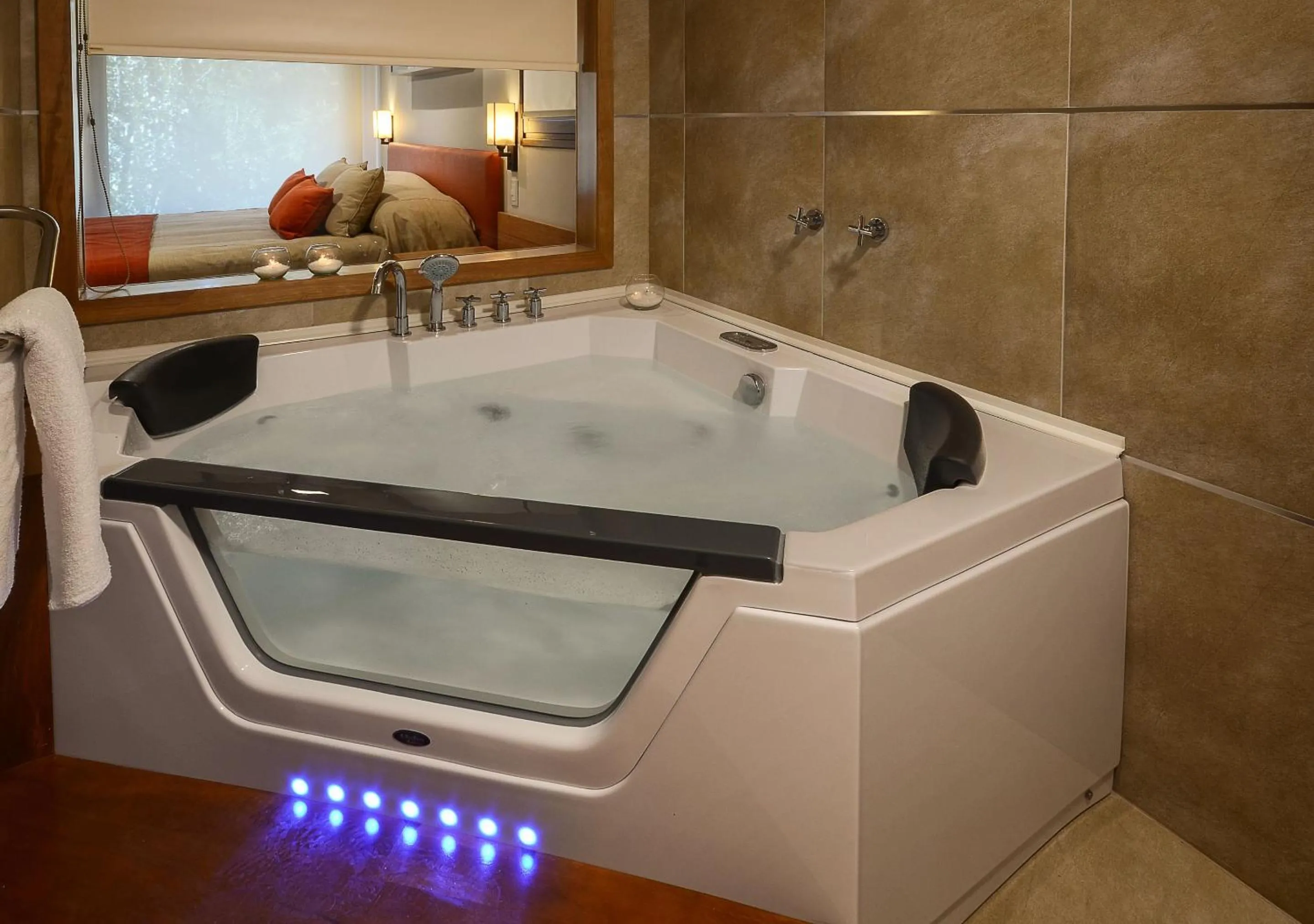 Hot Tub in Huenú by DOT Boutique