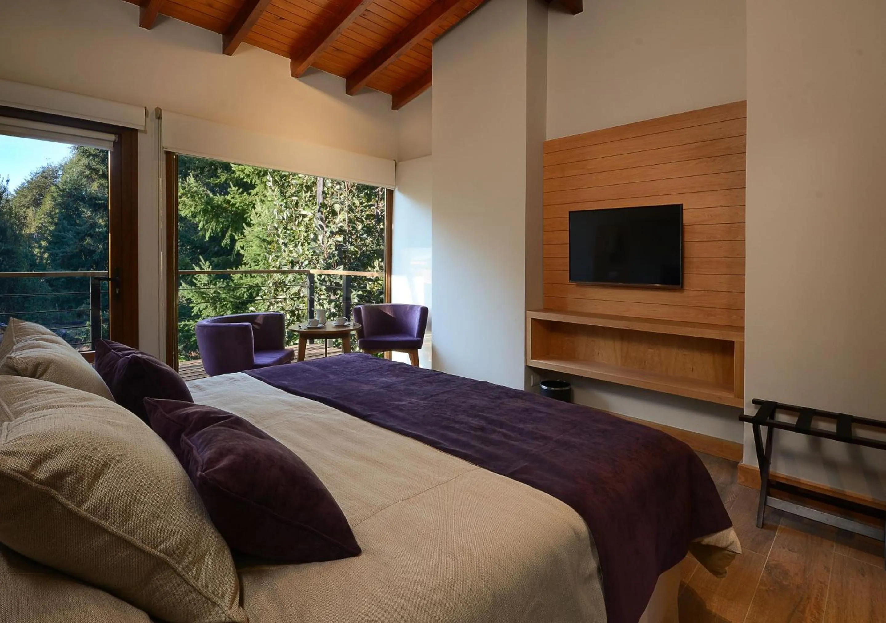 Bed in Huenú by DOT Boutique