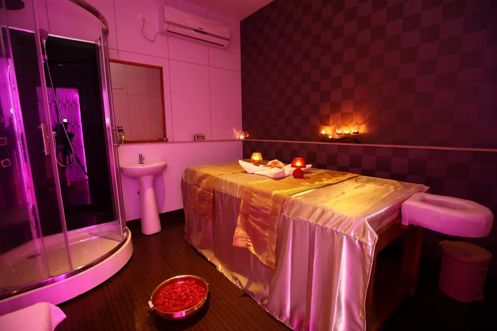 Spa and wellness centre/facilities in Raj Park Hotel Chennai Spa and wellness centre/facilities in Raj Park Hotel Chennai