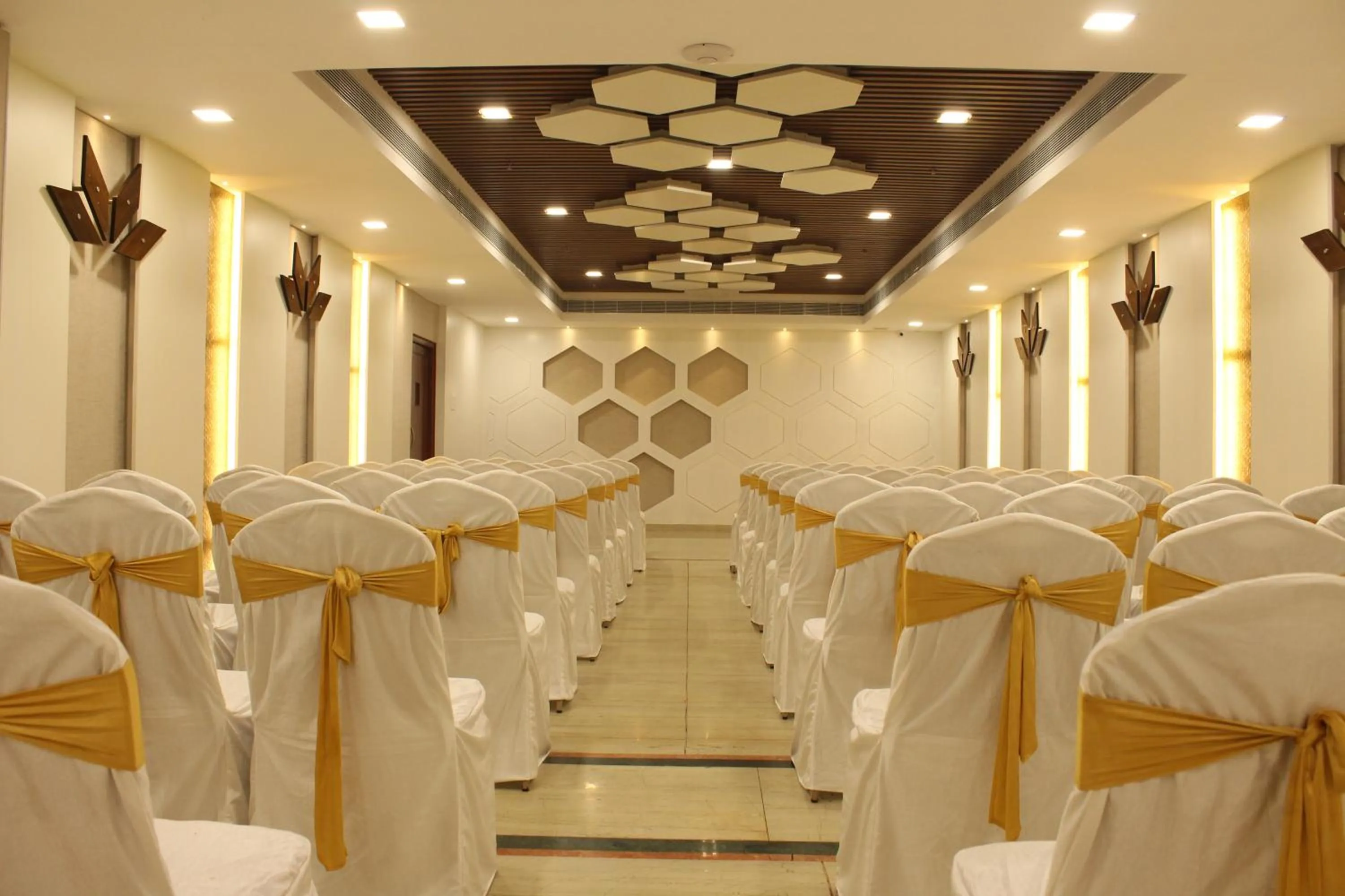 Banquet/Function facilities in Raj Park Hotel Chennai