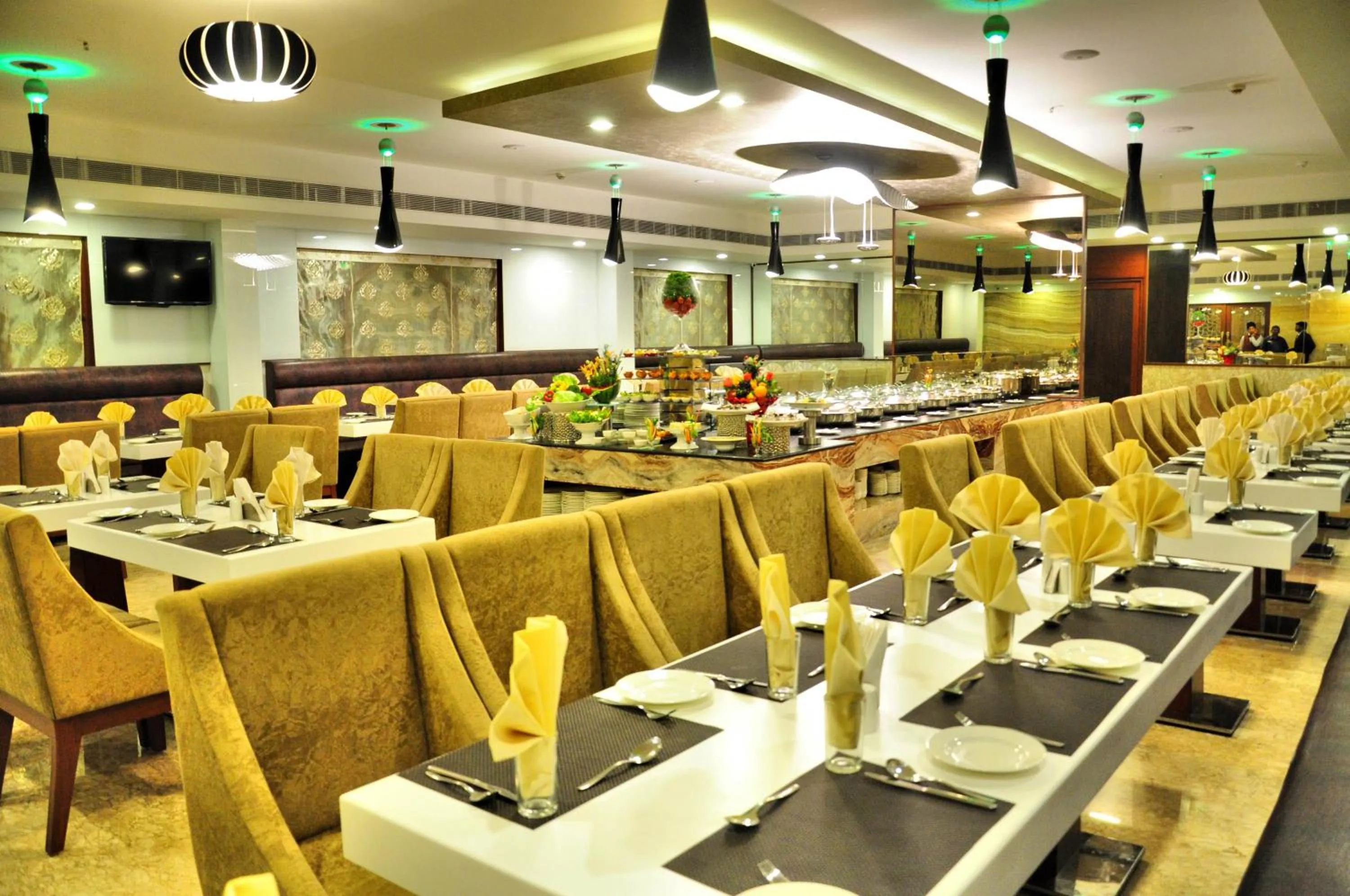 Restaurant/places to eat in Raj Park Hotel Chennai