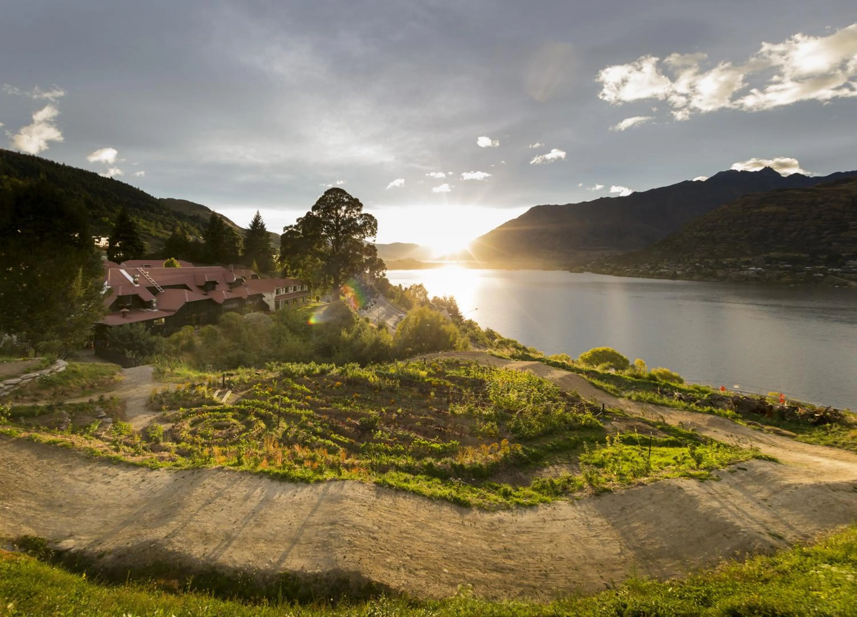 Lake view in Sherwood Queenstown