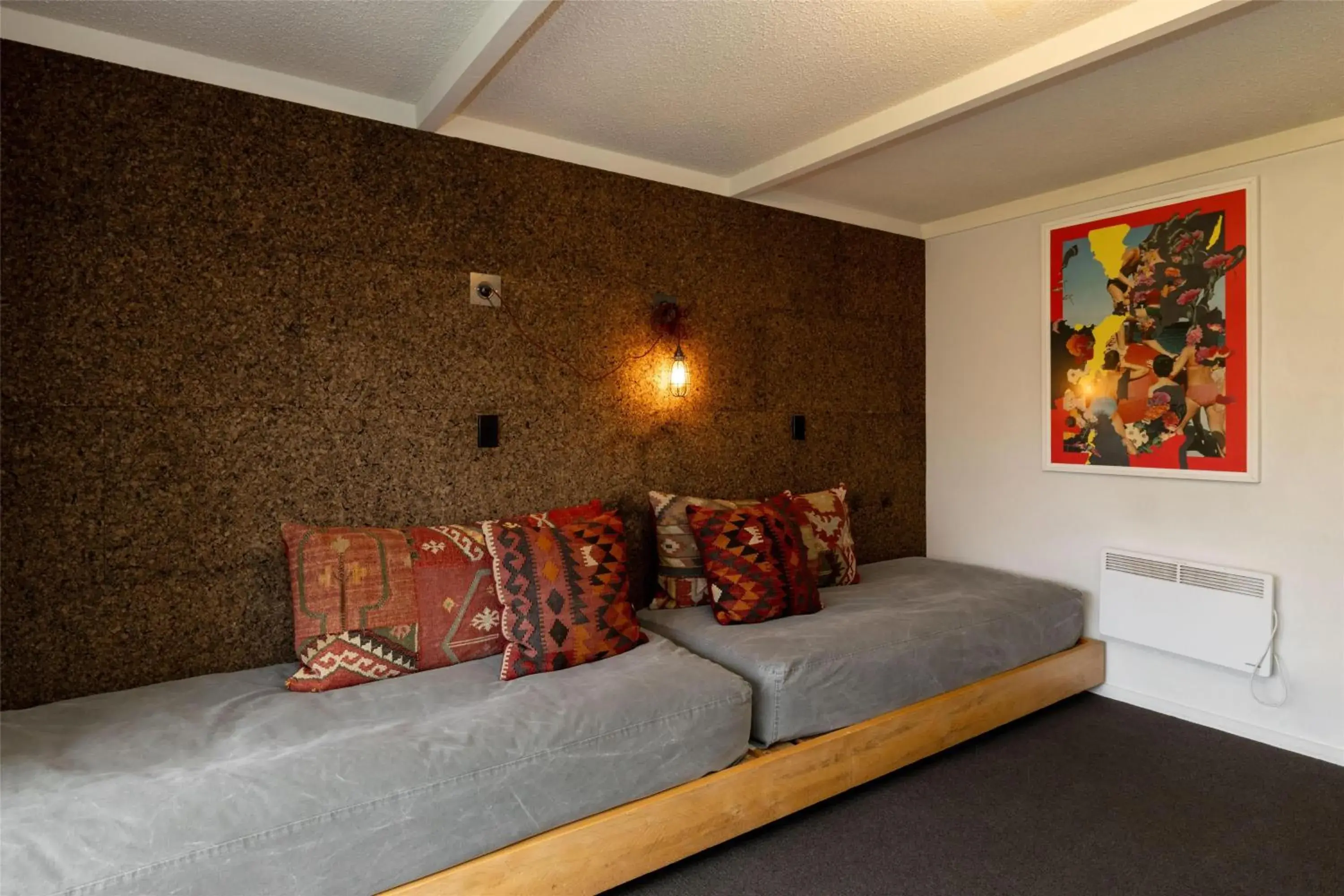 Photo of the whole room, Bed in Sherwood Queenstown Photo of the whole room, Bed in Sherwood Queenstown