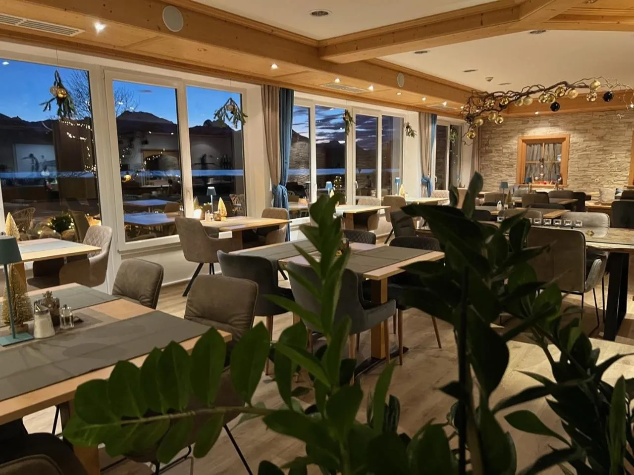 Restaurant/places to eat in Hotel Fischer am See