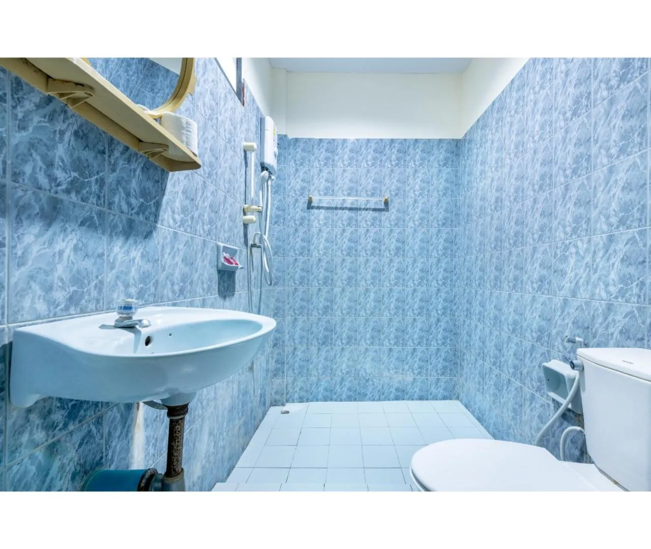 Bathroom in Mac Garden Resort