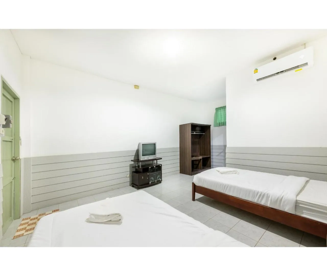 Bed in Mac Garden Resort