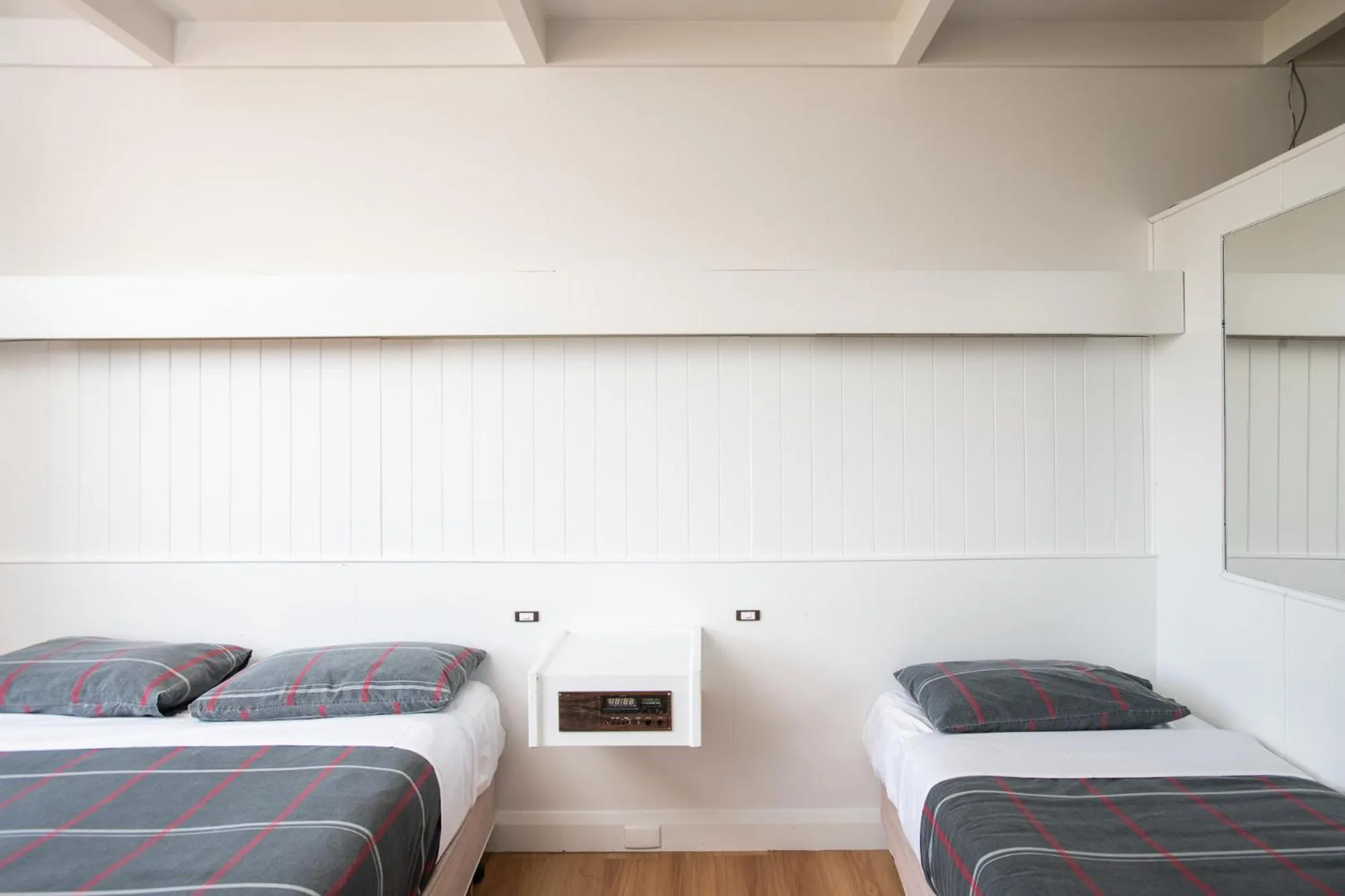 Bed in Village Family Motor Inn