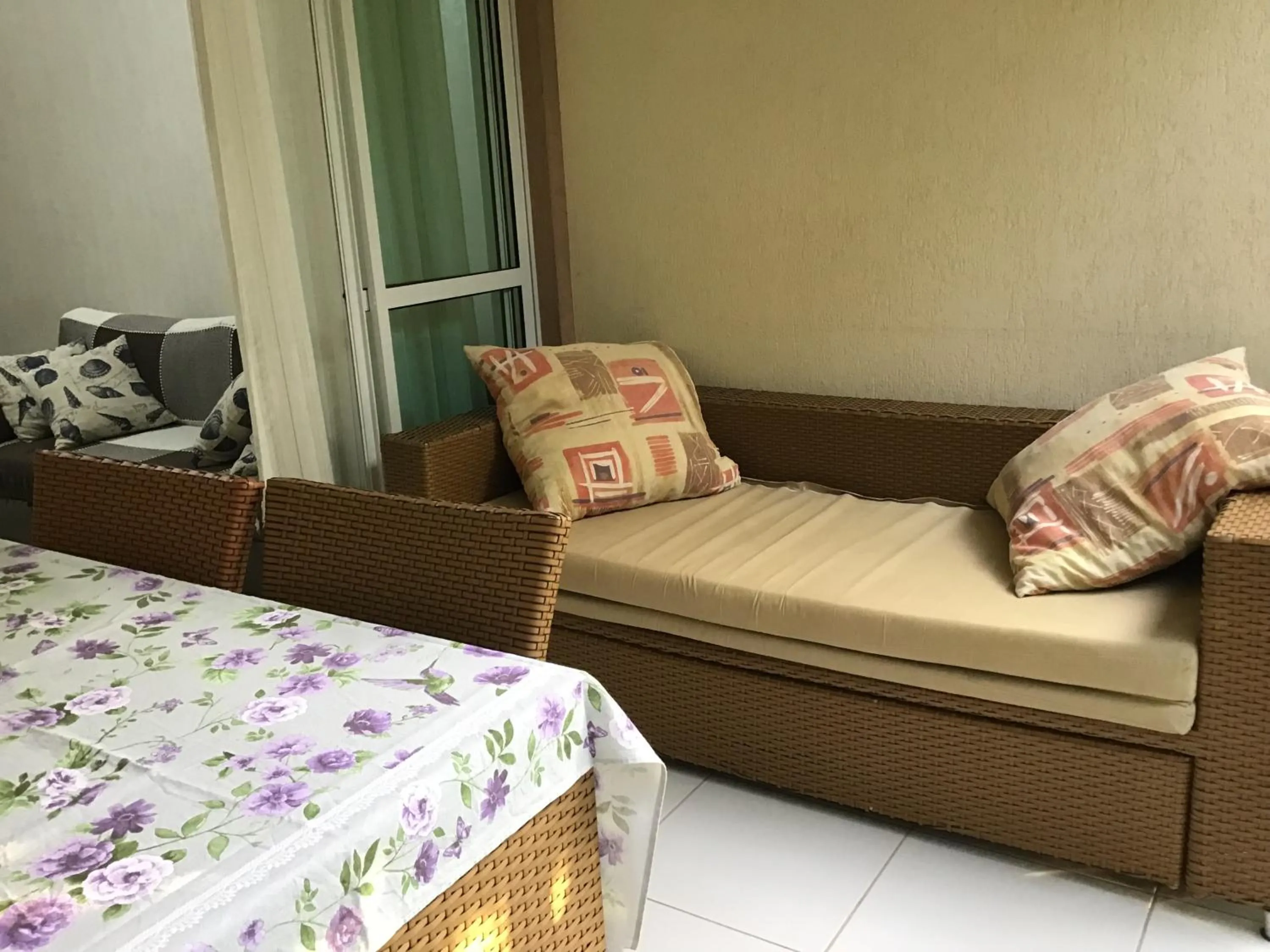 Living room, Bed in Condomínio Palm Beach