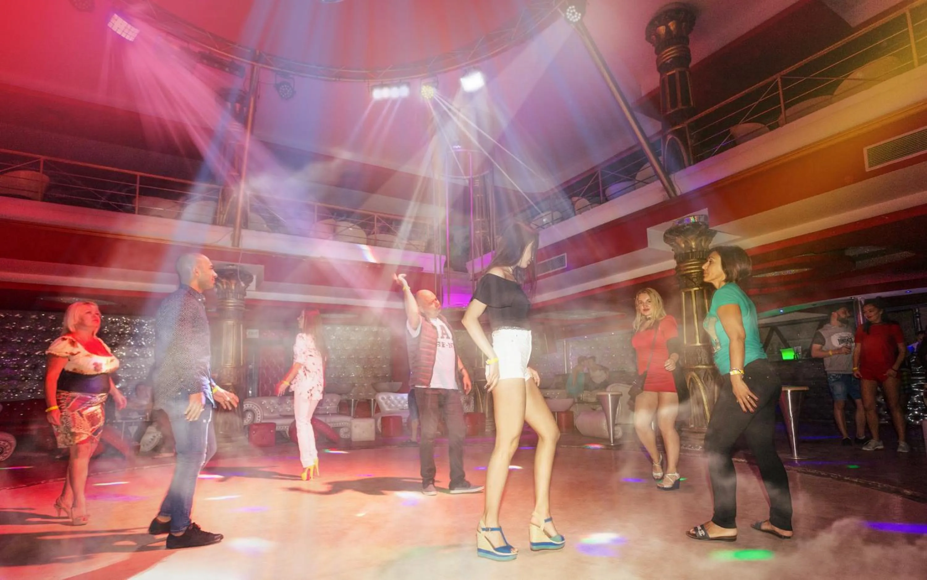 Nightclub / DJ in Hawaii Riviera Aqua Park Resort - Families and Couples Only