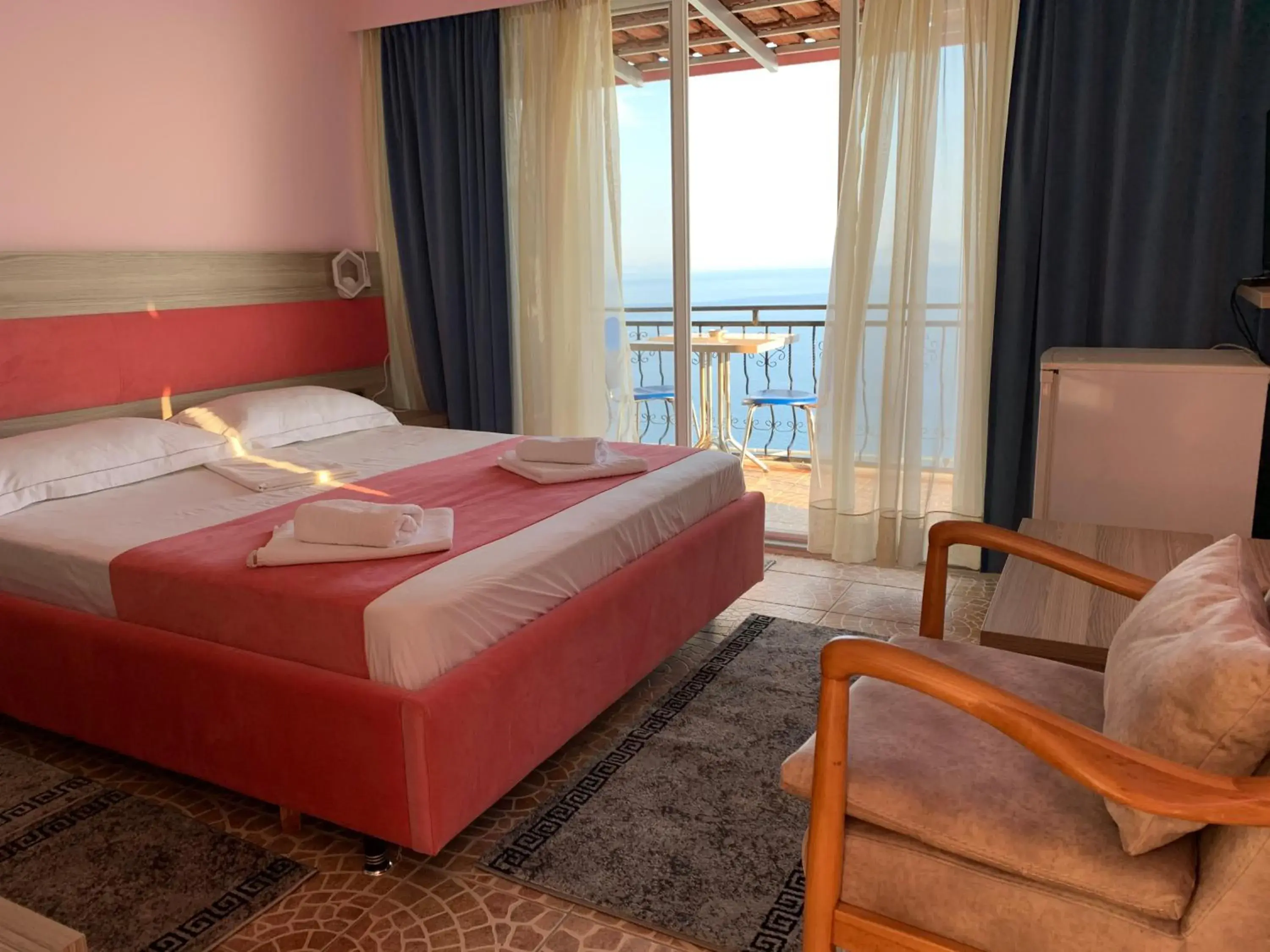 Double Room with Sea View in Hotel Odhisea Qeparo Double Room with Sea View in Hotel Odhisea Qeparo