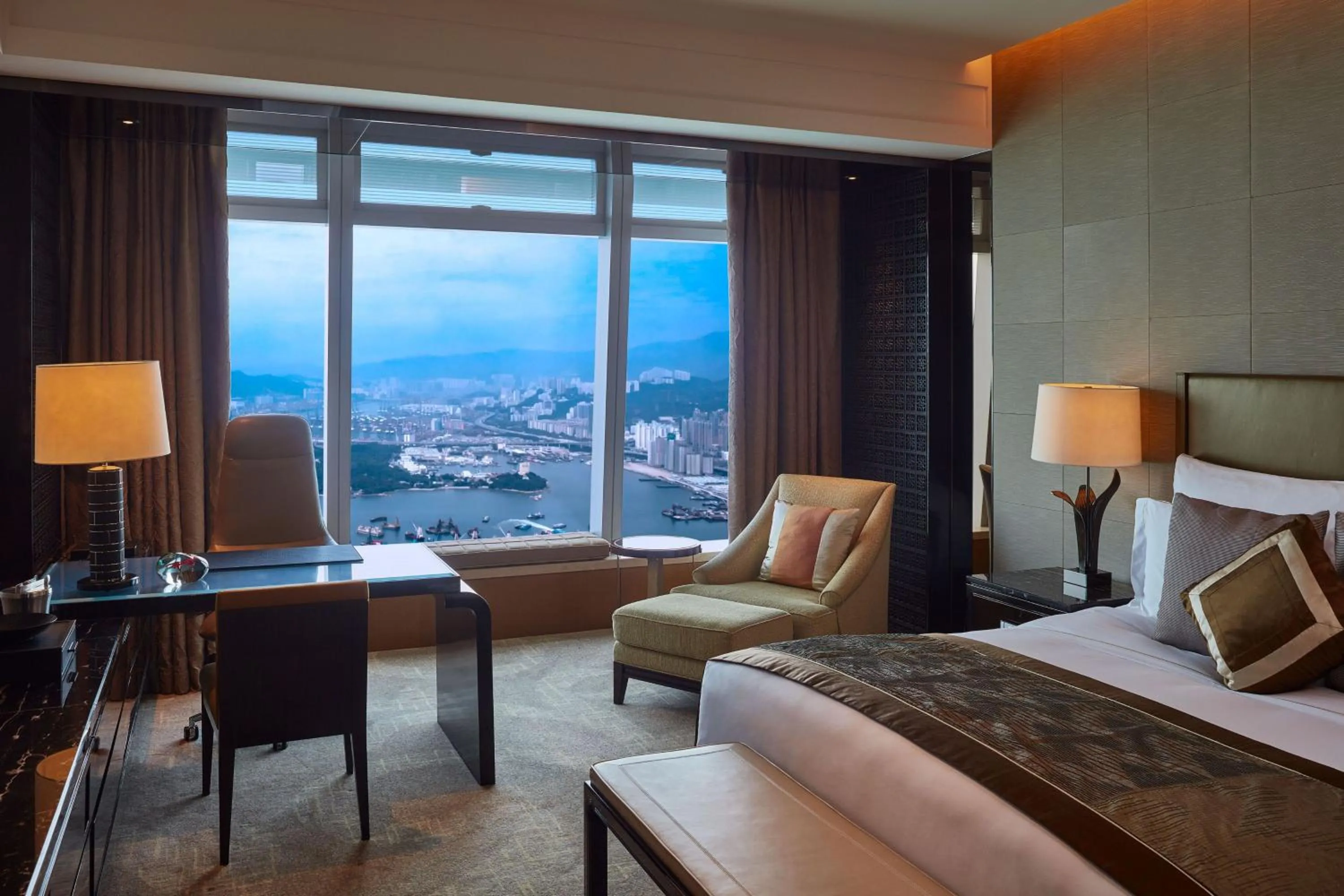 Photo of the whole room, Bed in The Ritz-Carlton, Hong Kong