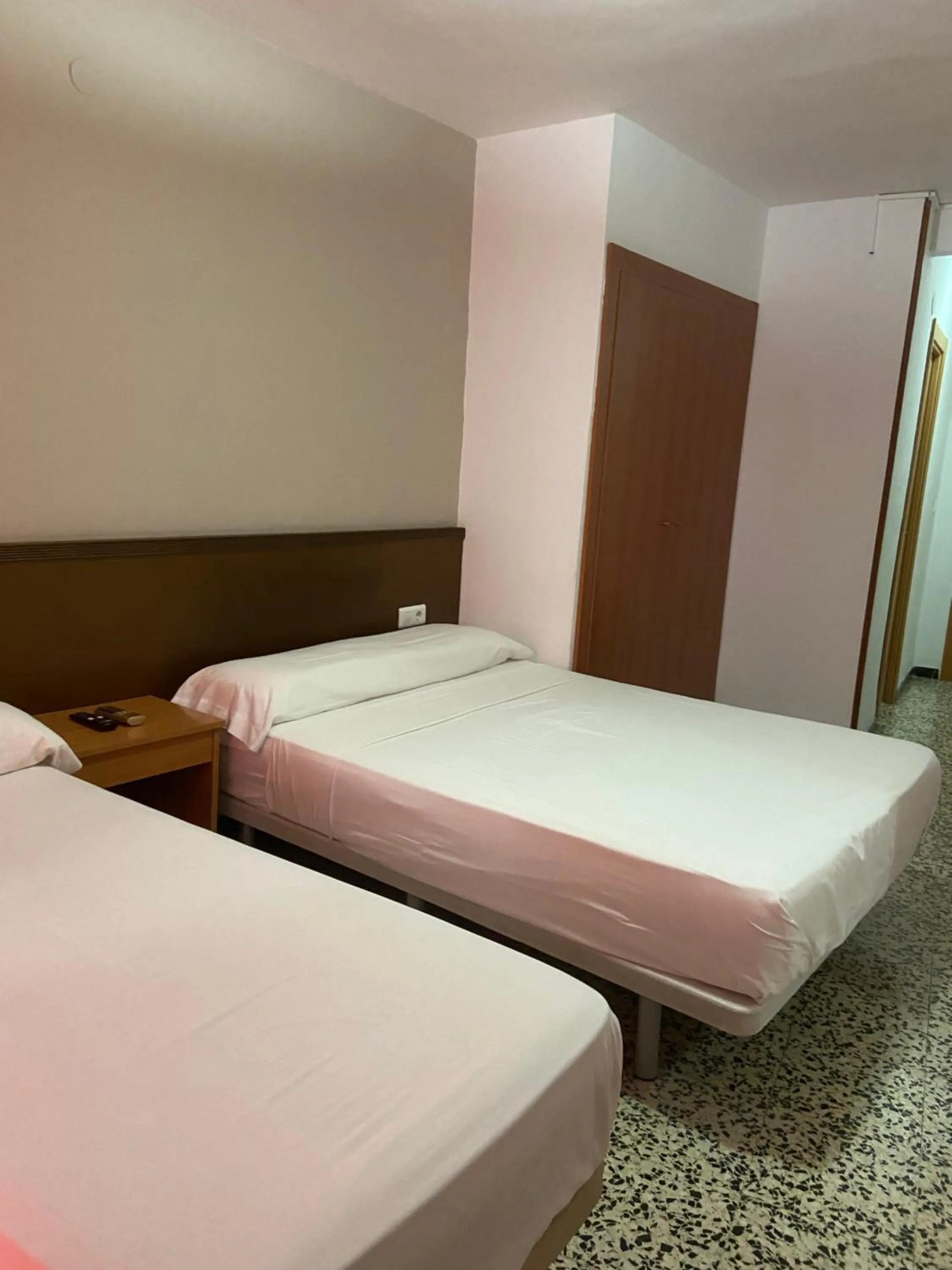 Bedroom, Bed in Hotel Iris