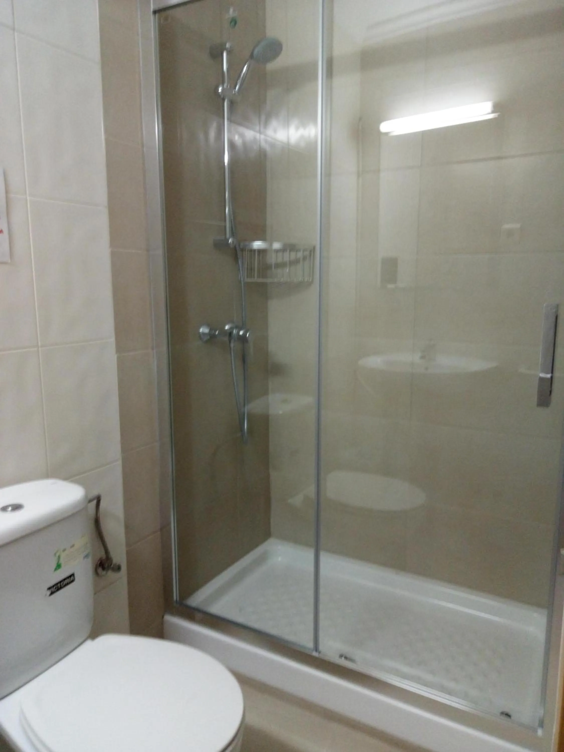 Shower in Hotel Iris