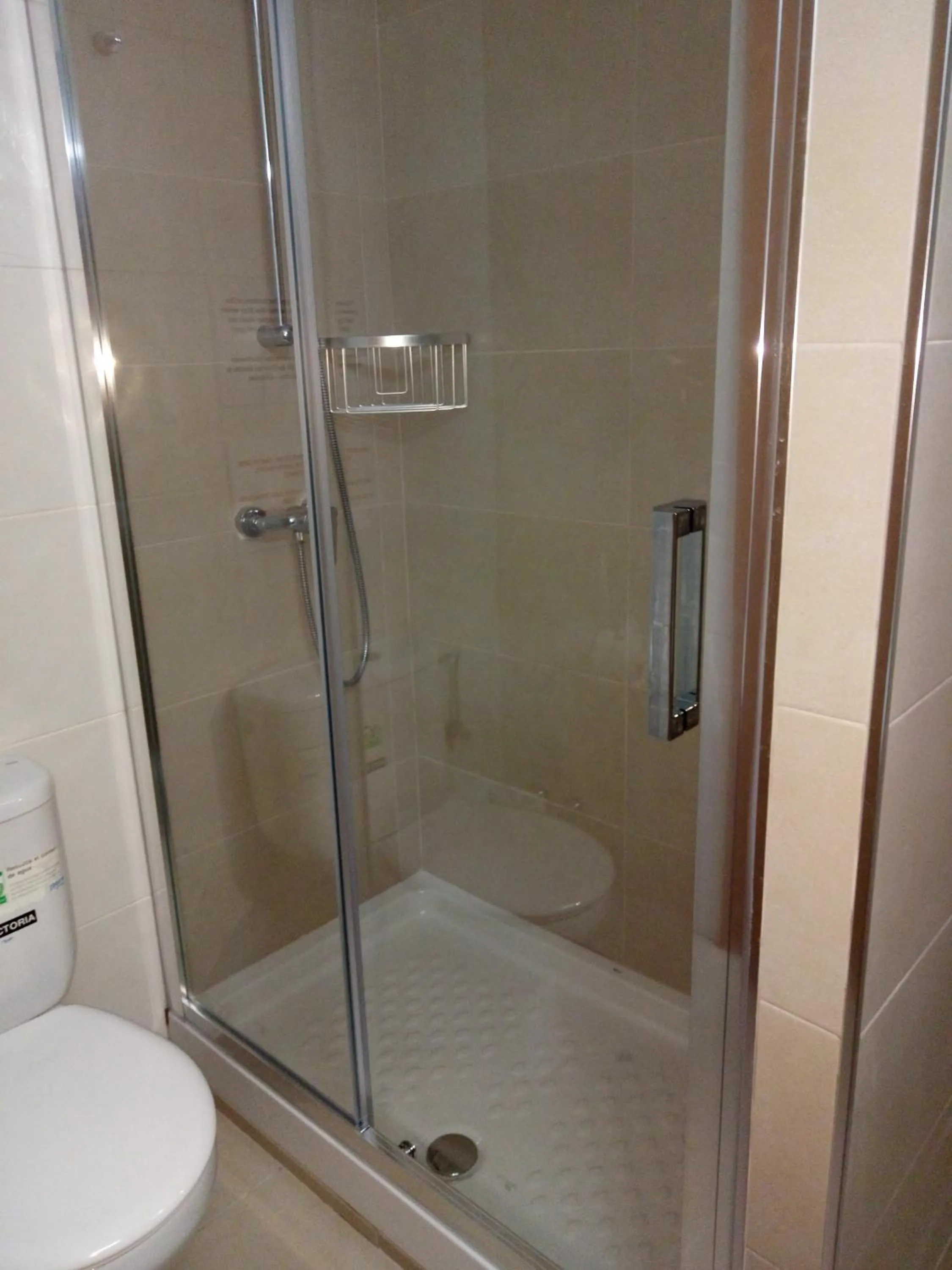 Shower in Hotel Iris