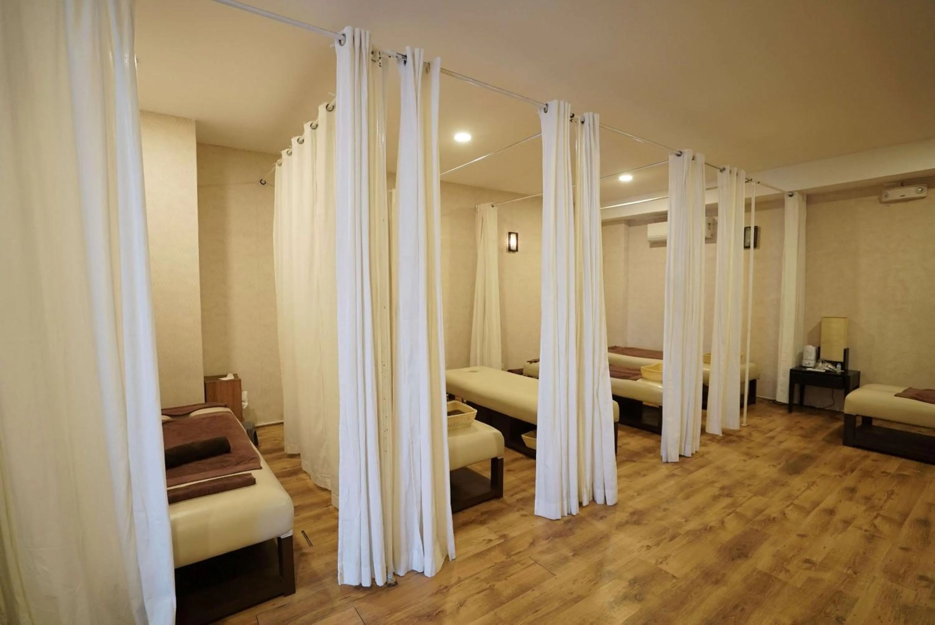 Spa and wellness centre/facilities, Bed in The Tides Hotel Boracay