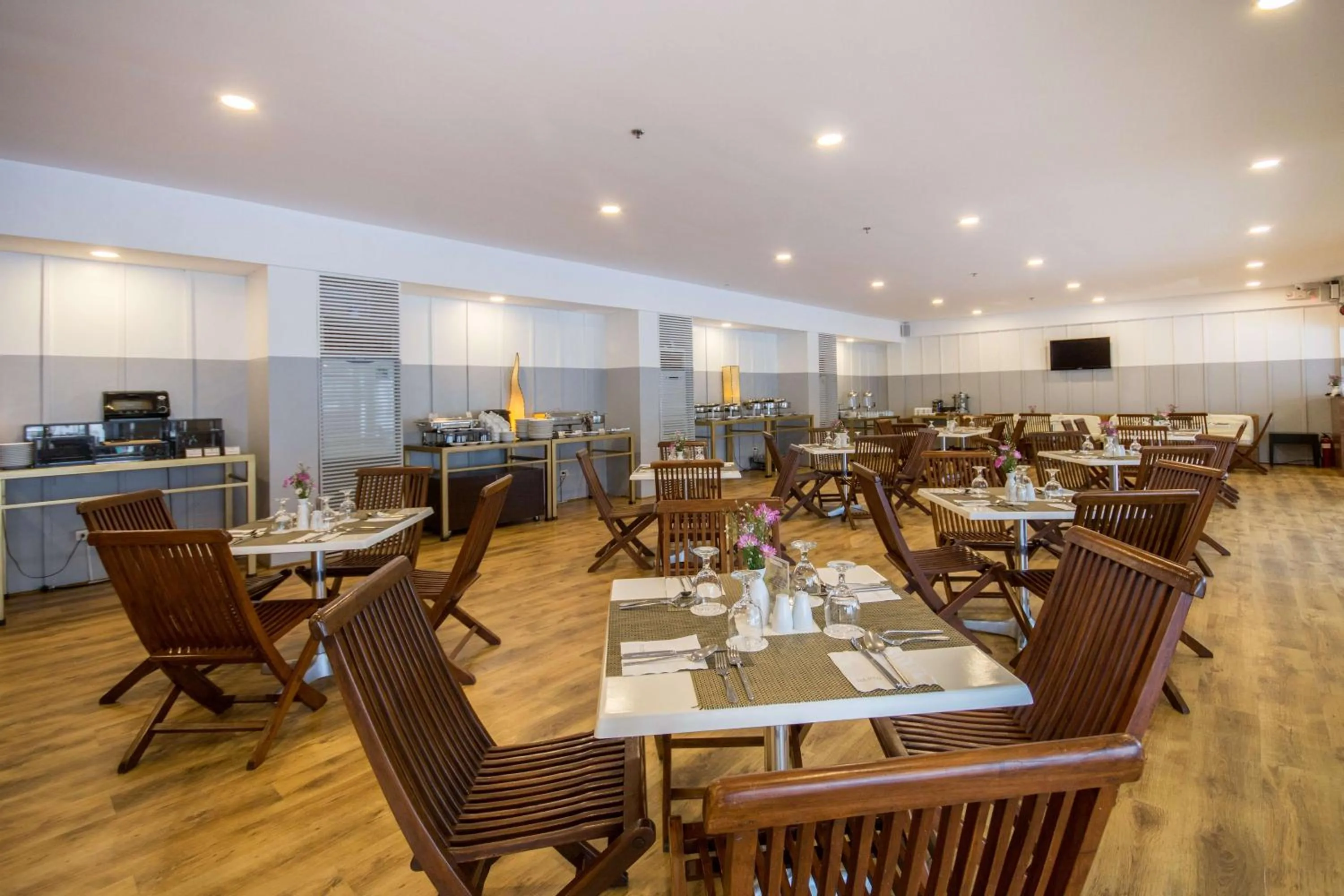 Restaurant/places to eat in The Tides Hotel Boracay