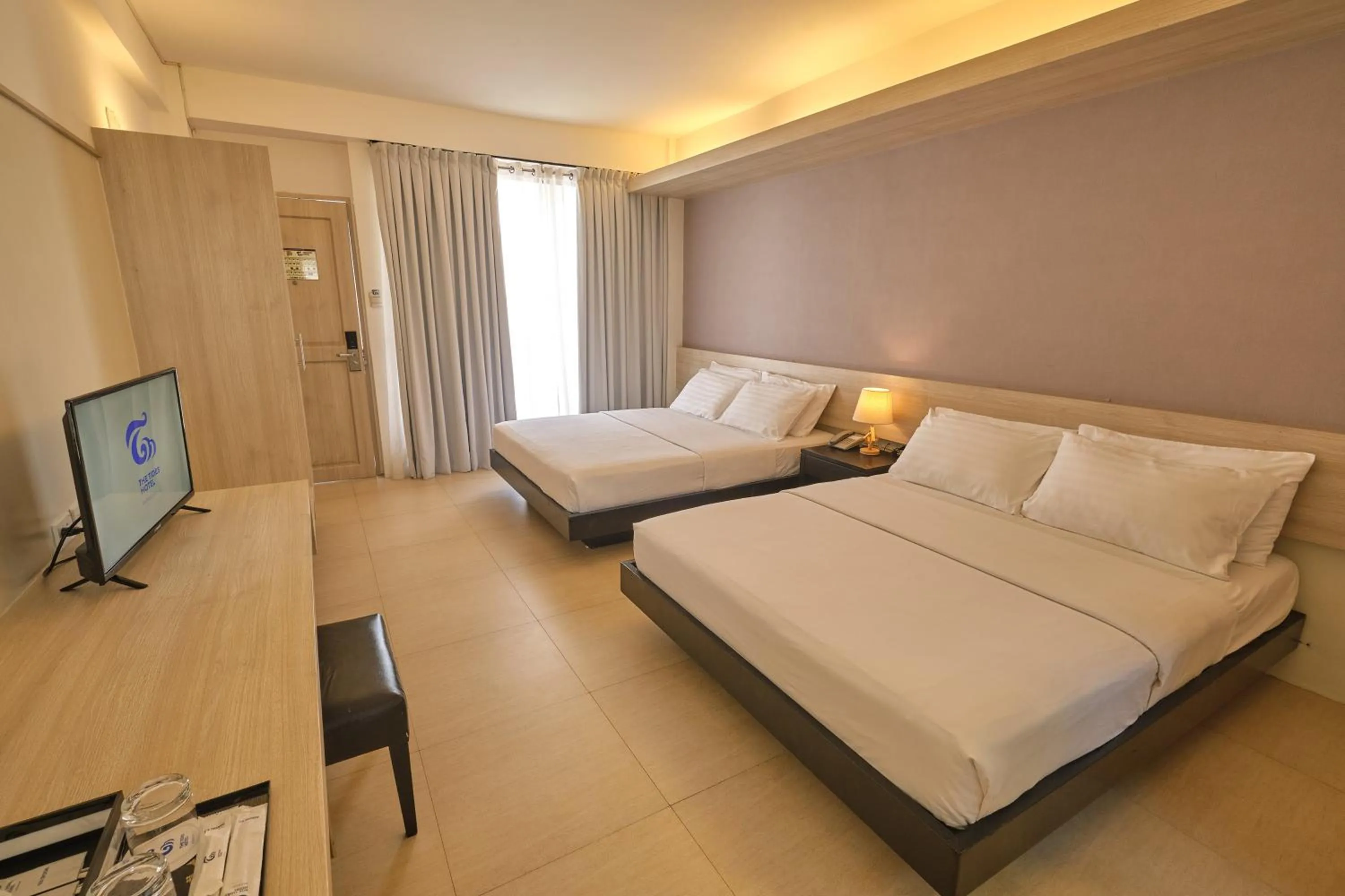 Bedroom, Bed in The Tides Hotel Boracay