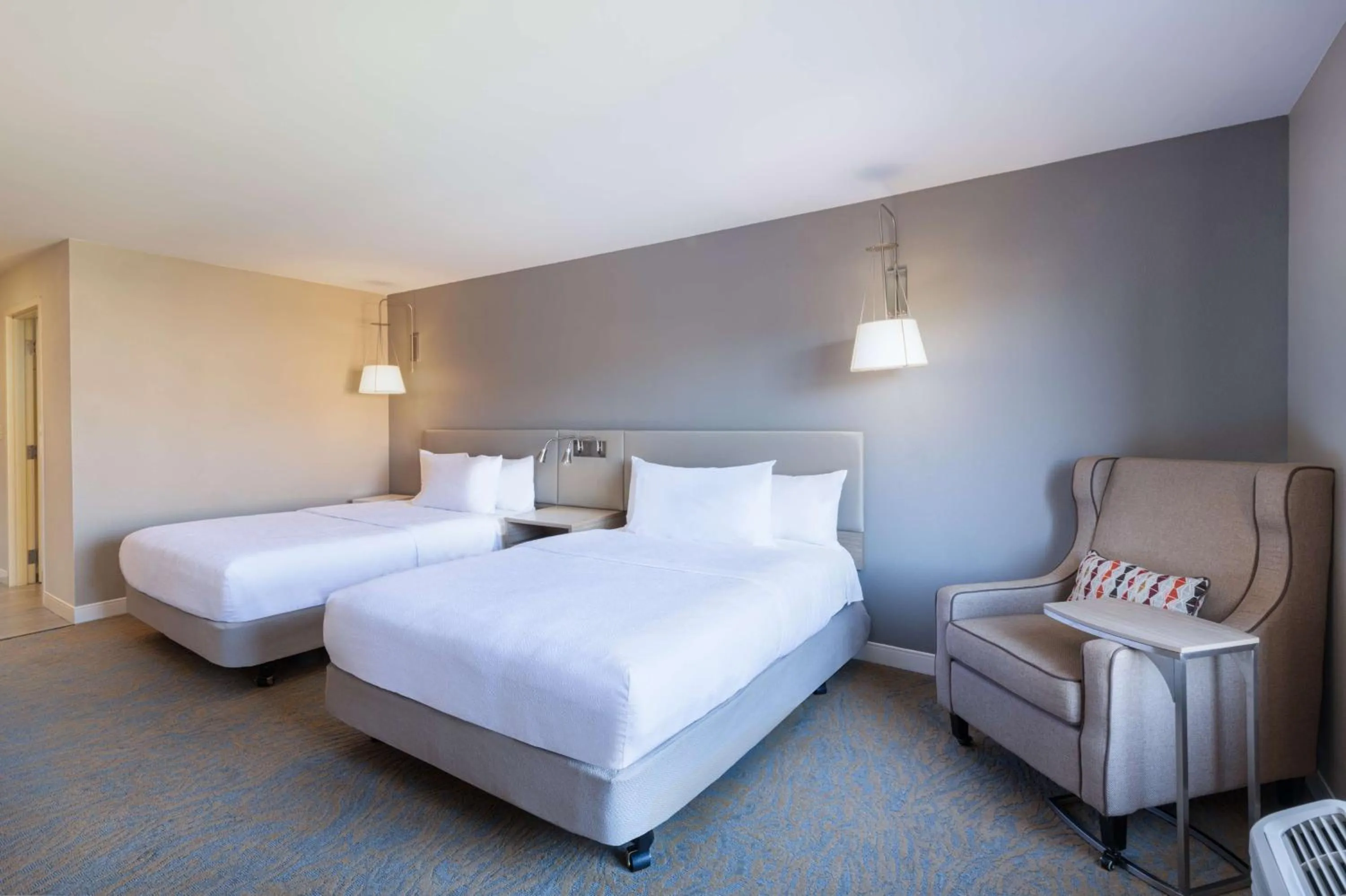 Bed in Hilton Garden Inn Saint Charles