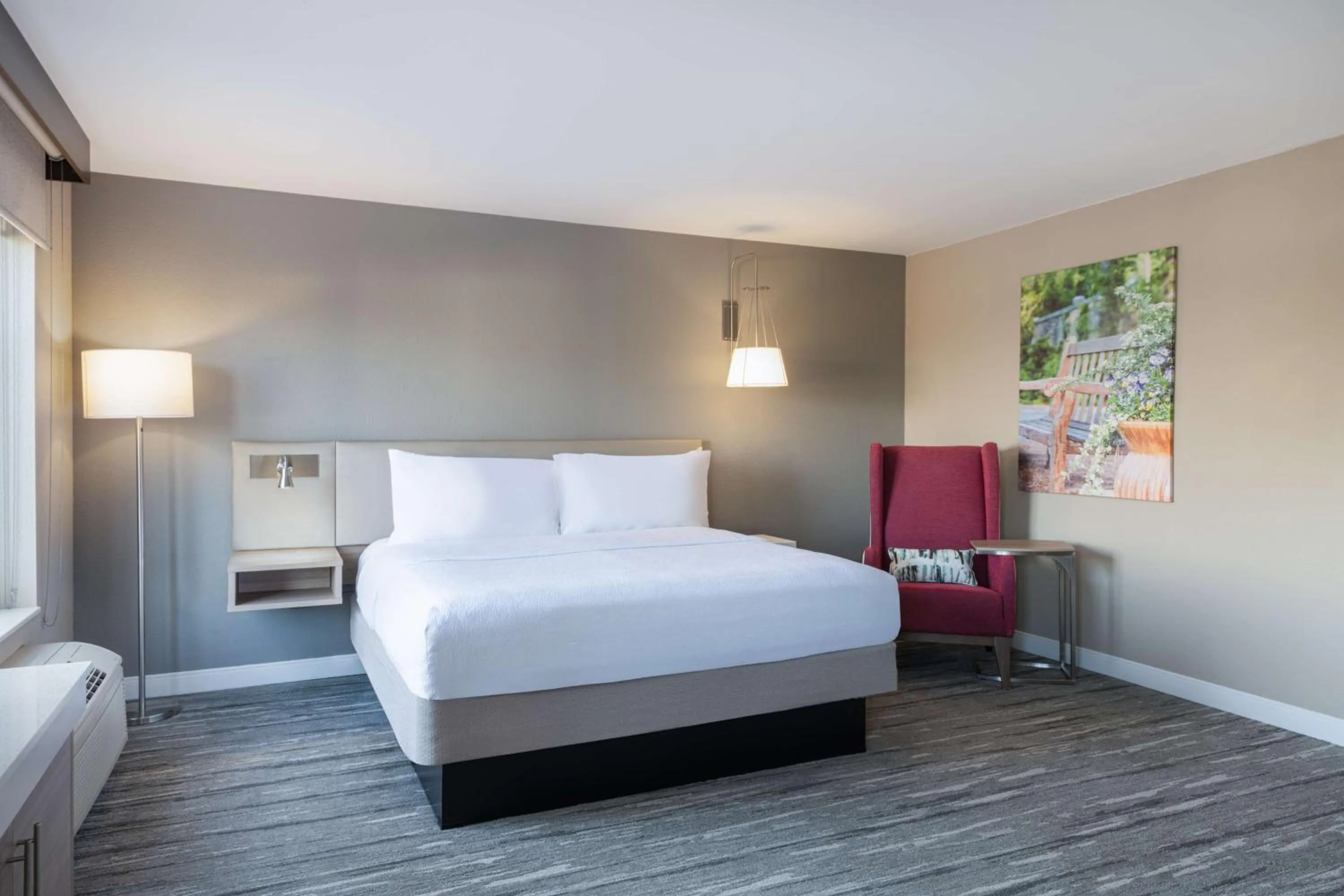 Bed in Hilton Garden Inn Saint Charles