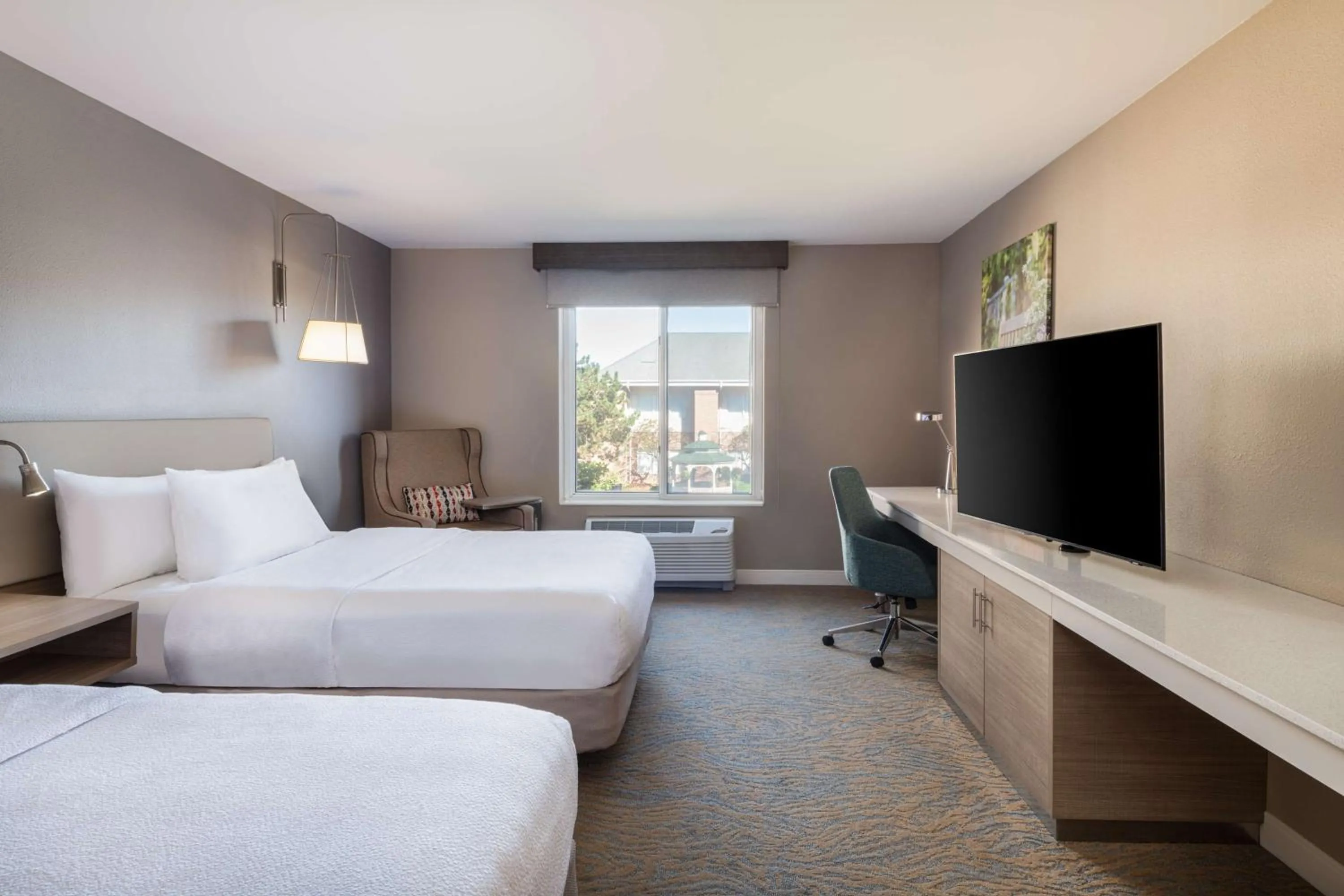 Bed in Hilton Garden Inn Saint Charles