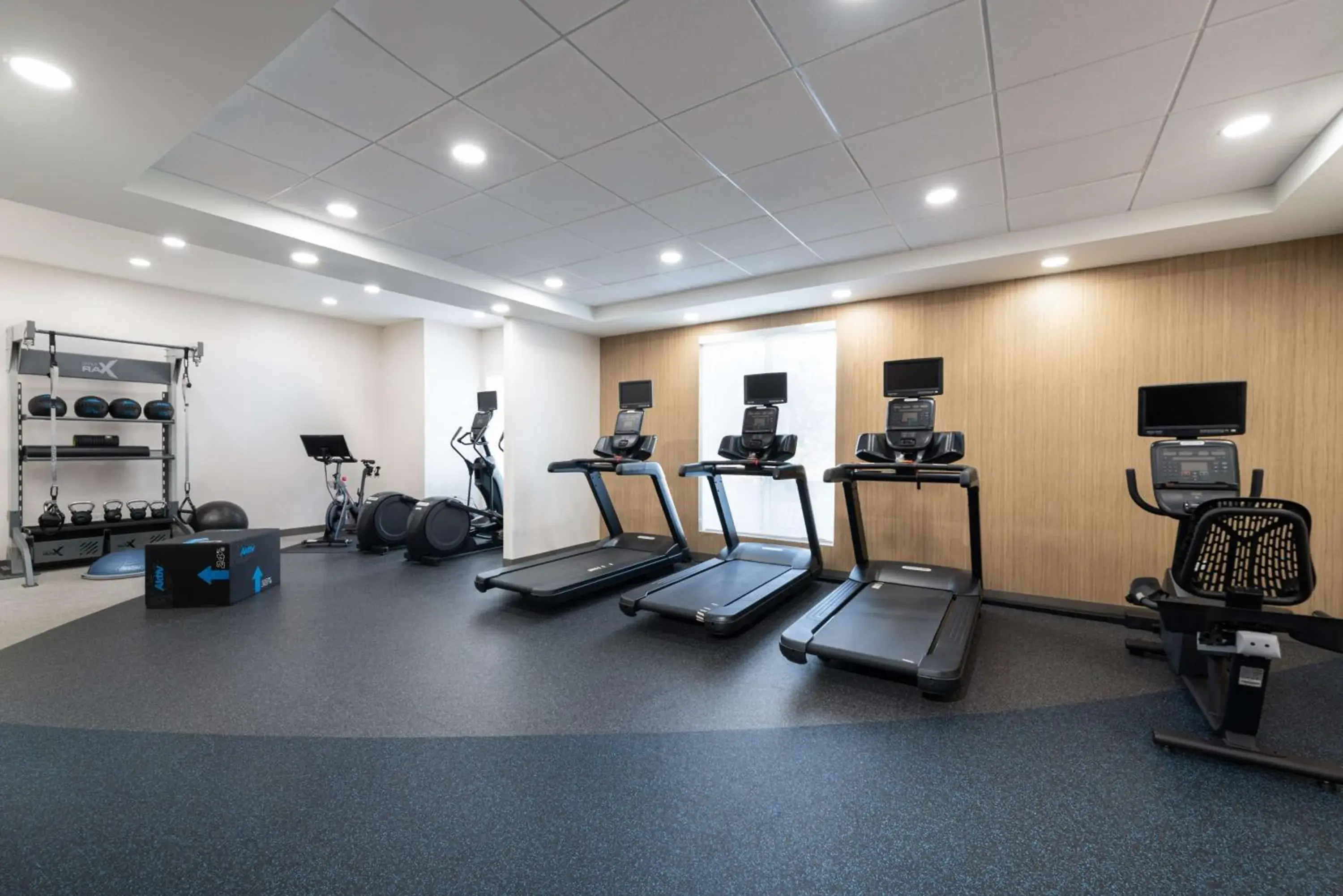 Fitness centre/facilities in Hilton Garden Inn Saint Charles Fitness centre/facilities in Hilton Garden Inn Saint Charles