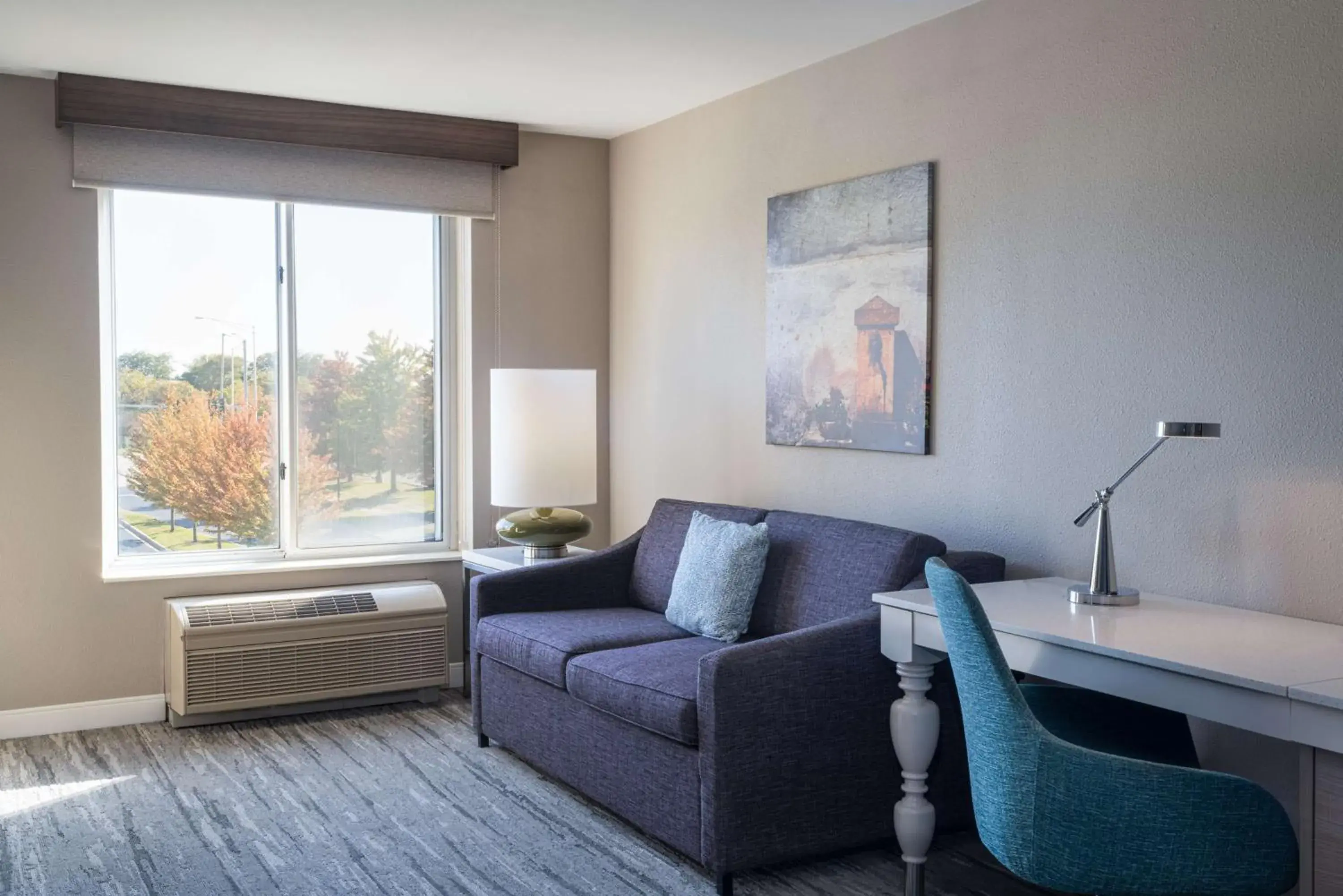 Large King Room with Sofa Bed in Hilton Garden Inn Saint Charles Large King Room with Sofa Bed in Hilton Garden Inn Saint Charles