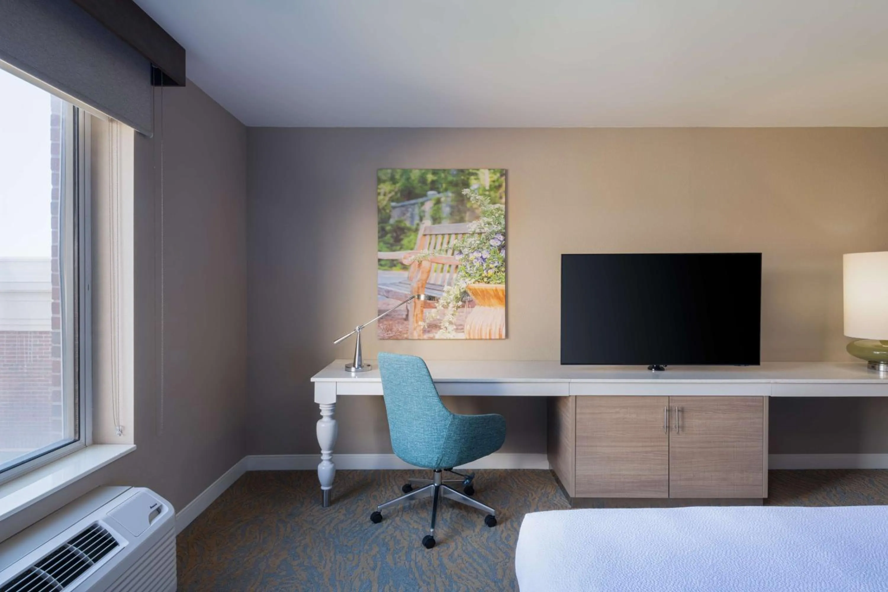 Bedroom, Bed in Hilton Garden Inn Saint Charles