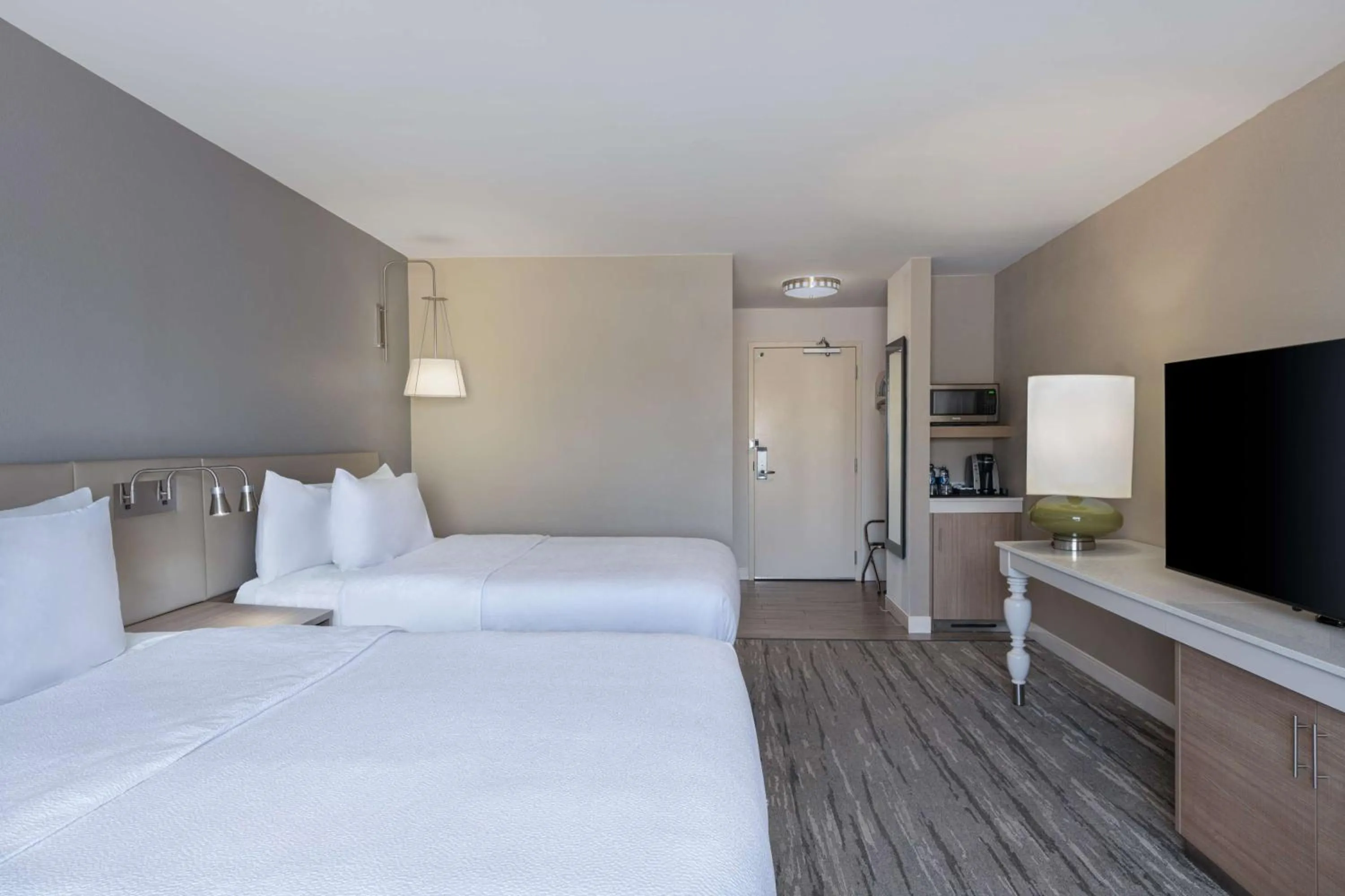 Bed in Hilton Garden Inn Saint Charles