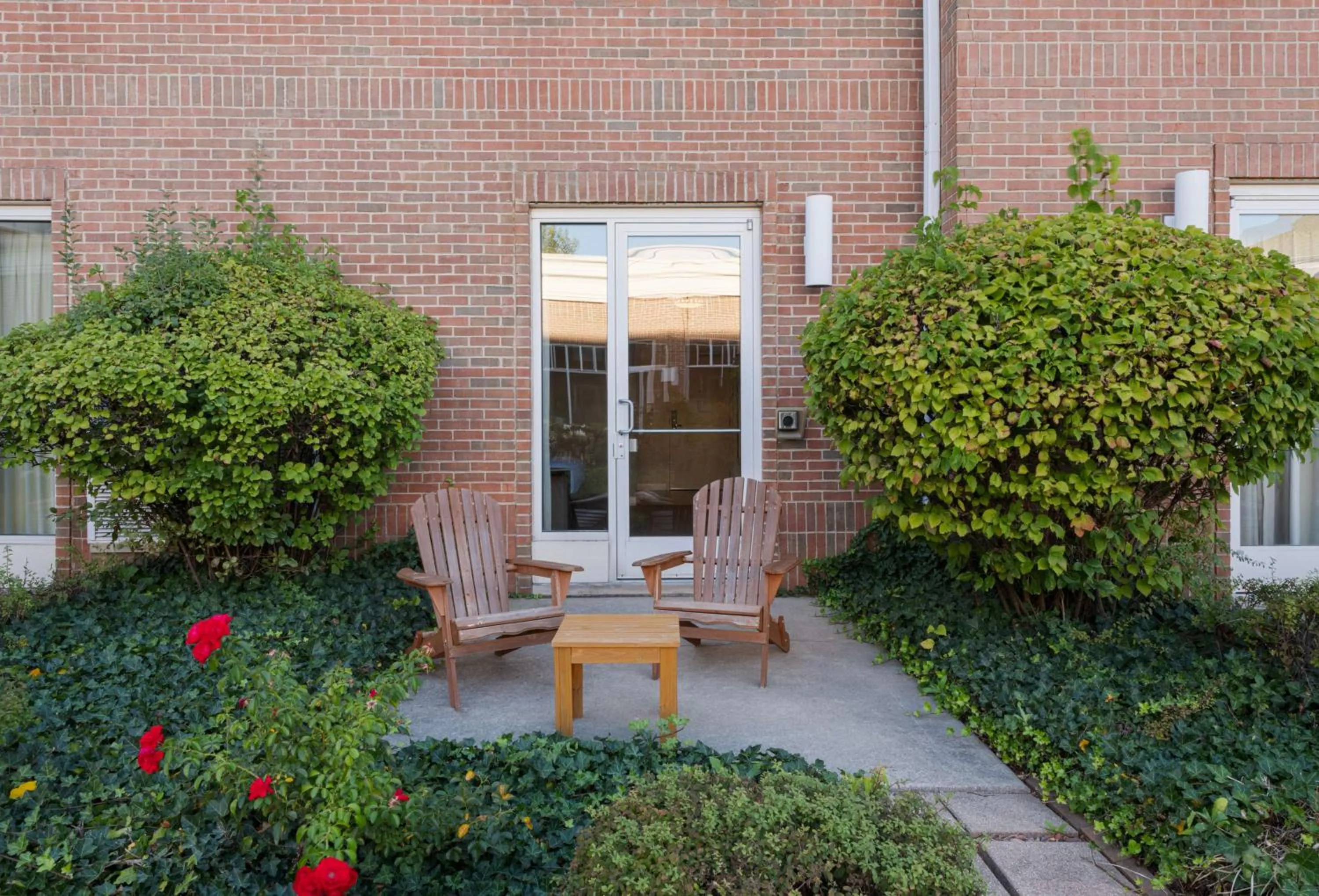 Inner courtyard view in Hilton Garden Inn Saint Charles