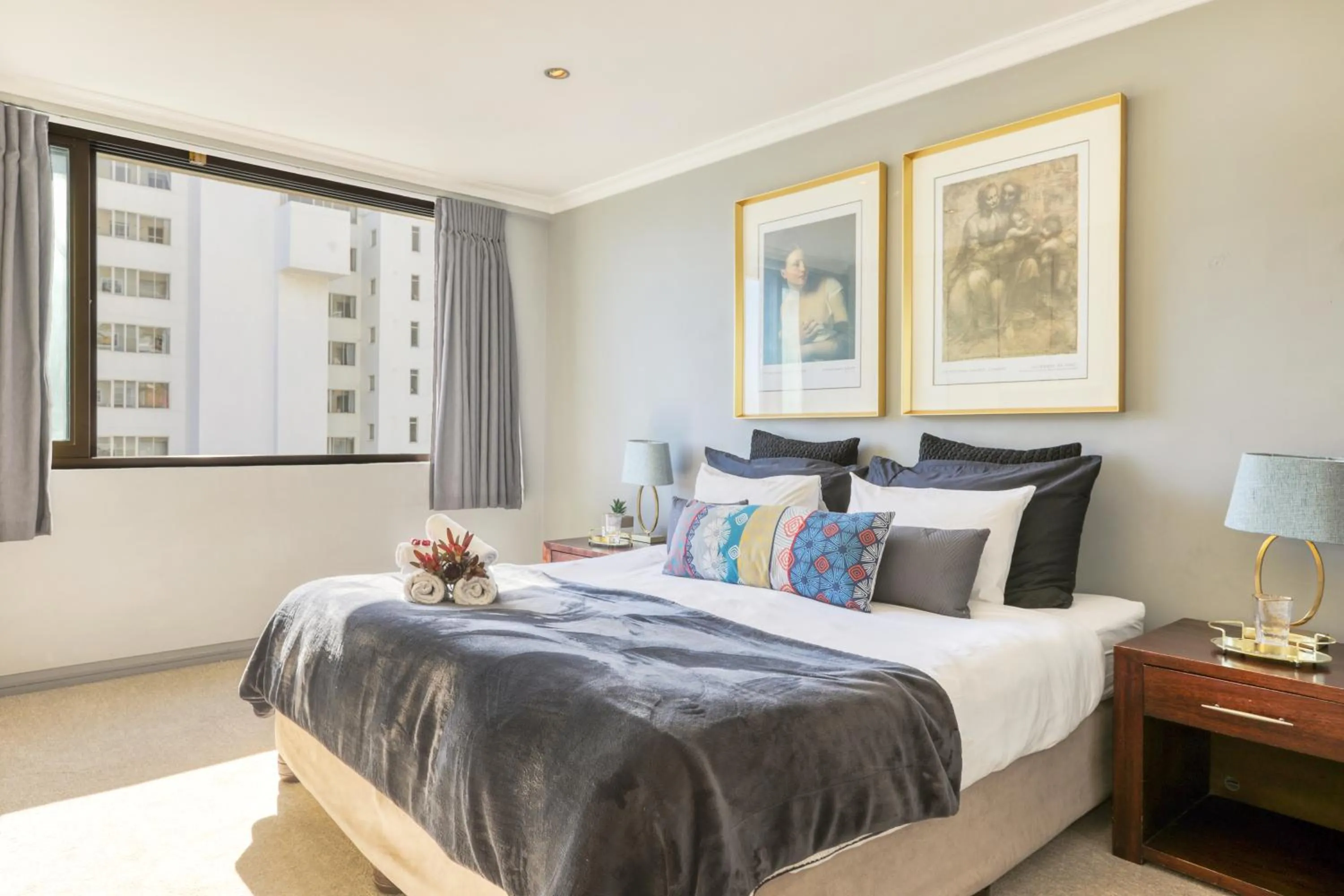 Bed in Backup-Powered Bantry Bay View 2 Bed Apartment