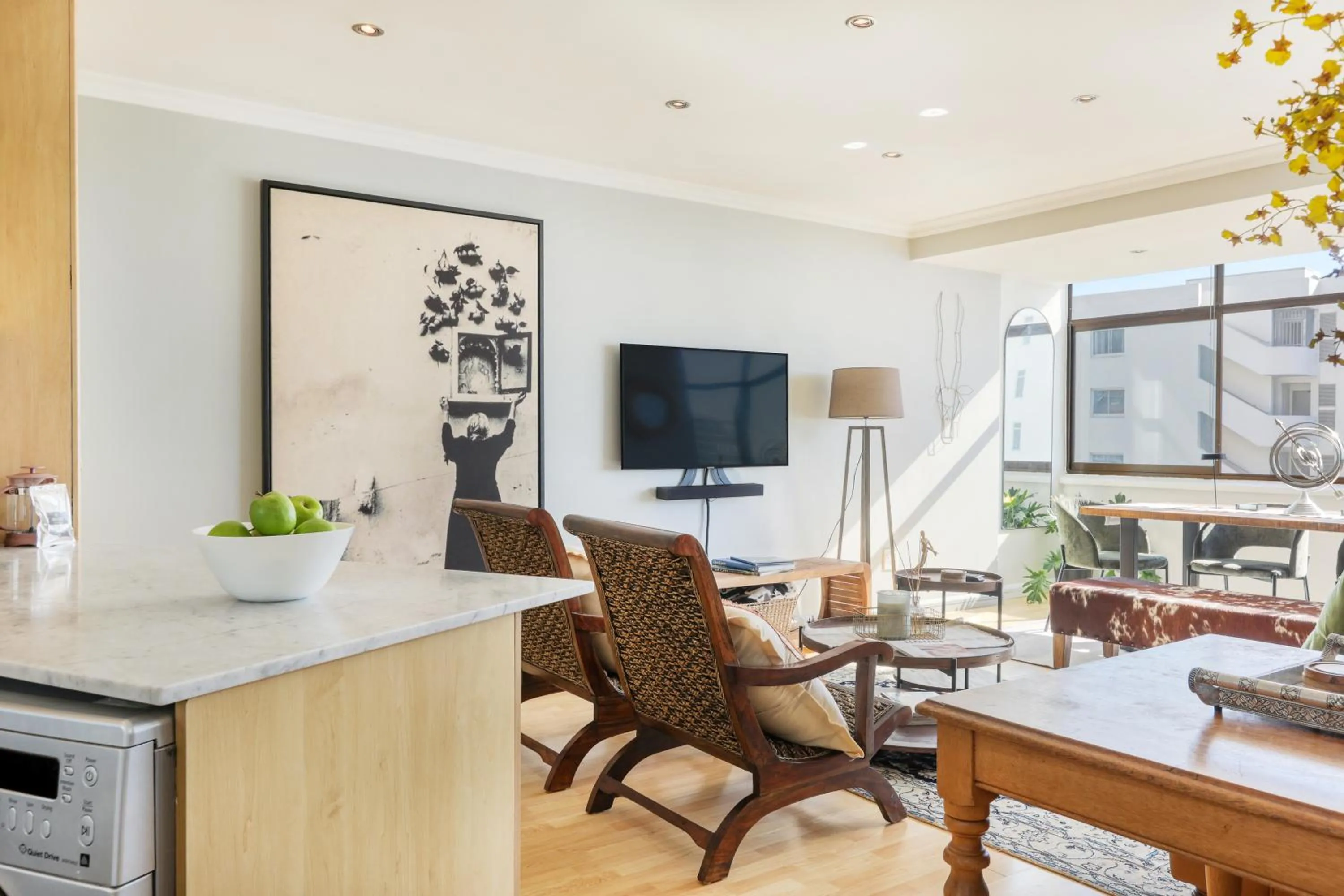 TV and multimedia in Backup-Powered Bantry Bay View 2 Bed Apartment