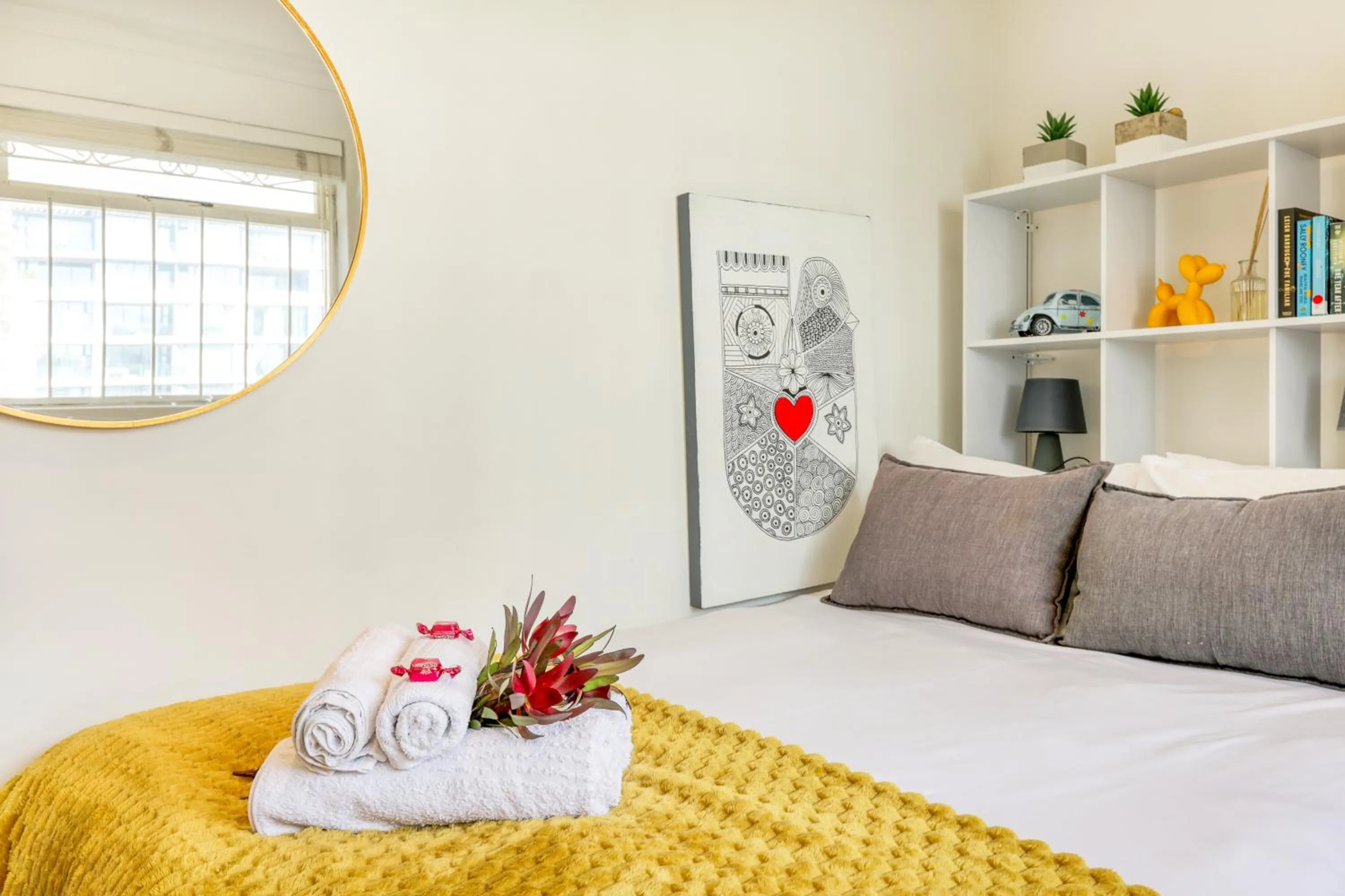 Bed in Backup-Powered Bantry Bay View 2 Bed Apartment