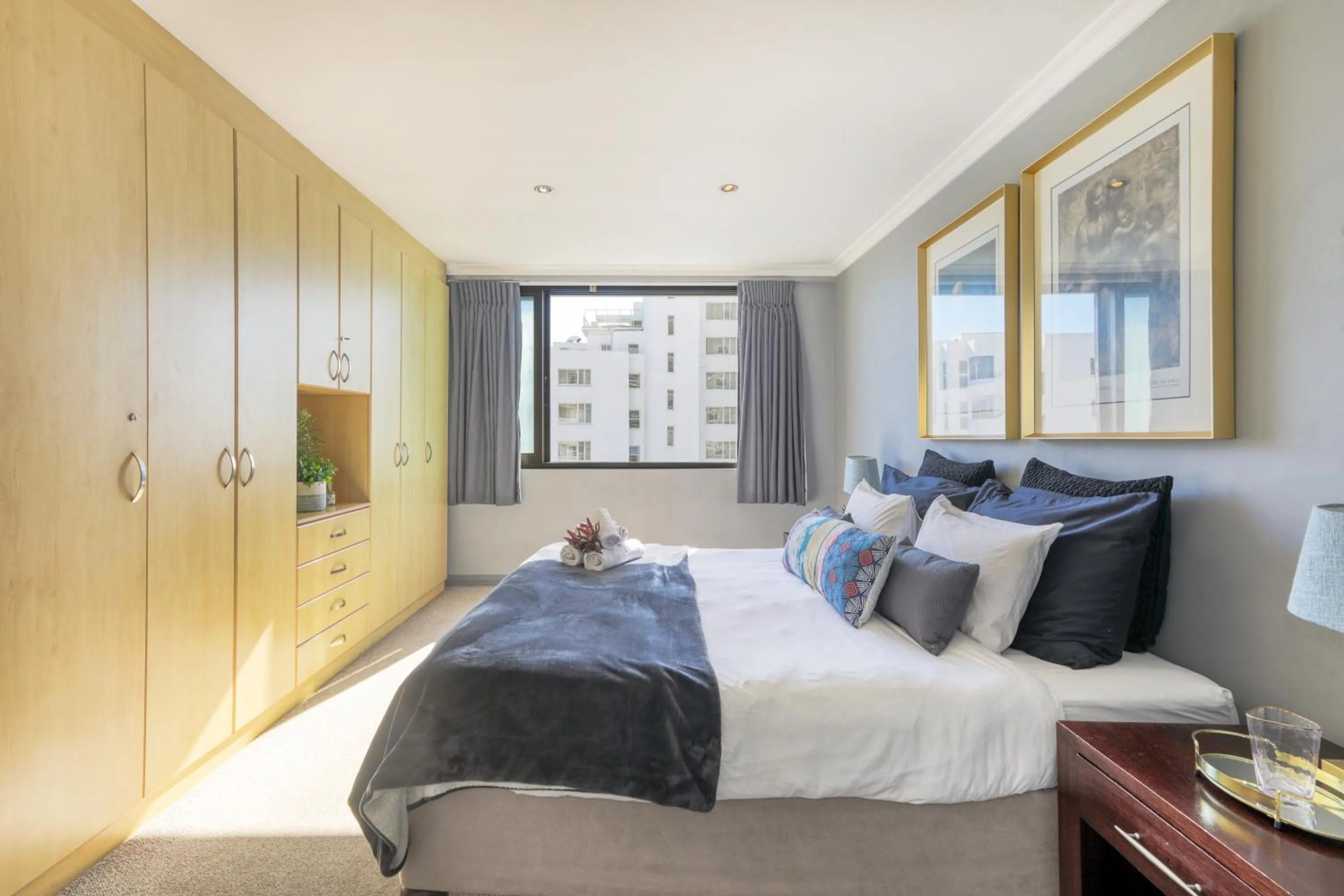 Bed in Backup-Powered Bantry Bay View 2 Bed Apartment