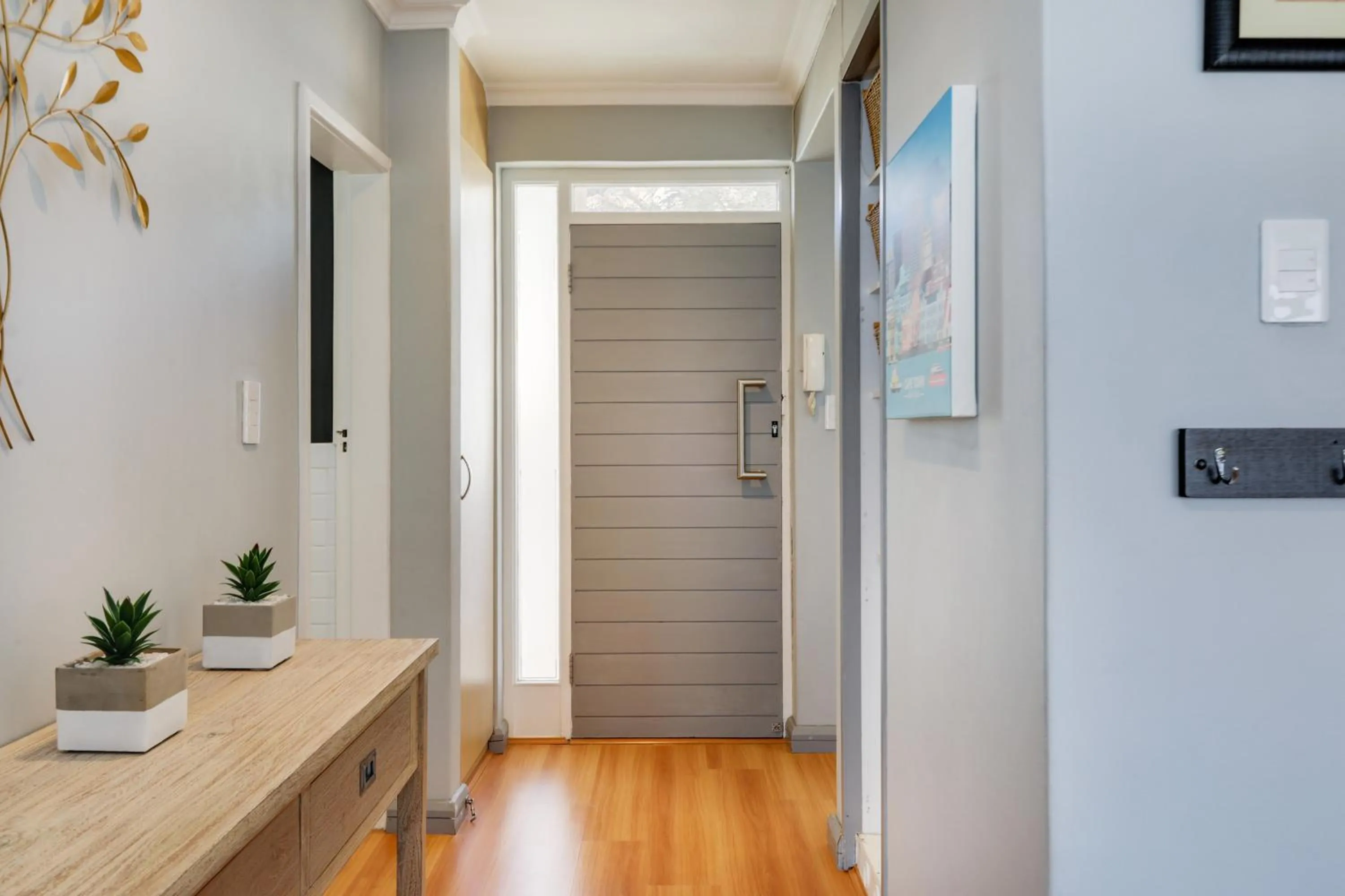 Lobby or reception in Backup-Powered Bantry Bay View 2 Bed Apartment