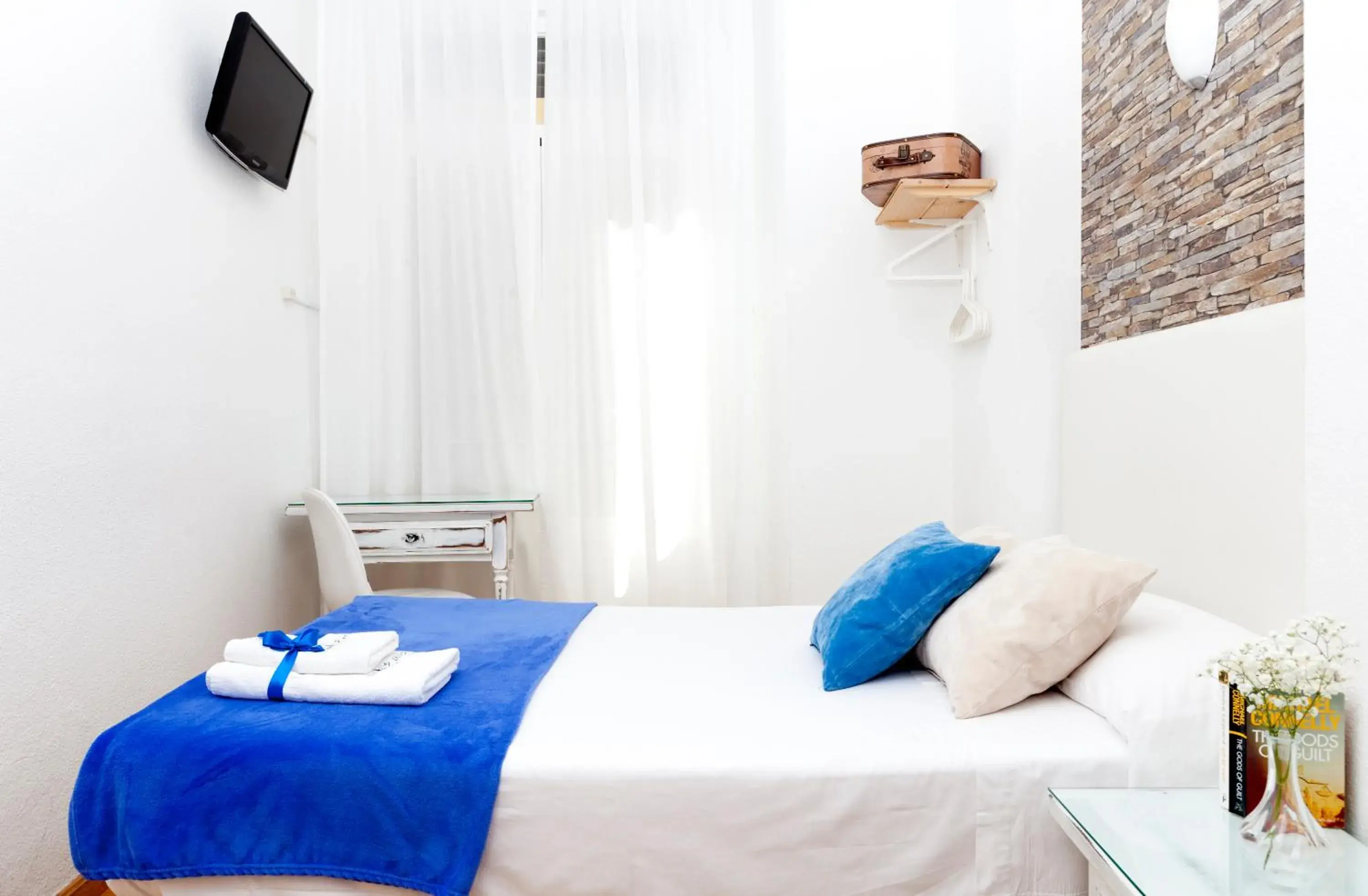 Bedroom, Bed in Hispano Gran Vía Bedroom, Bed in Hispano Gran Vía