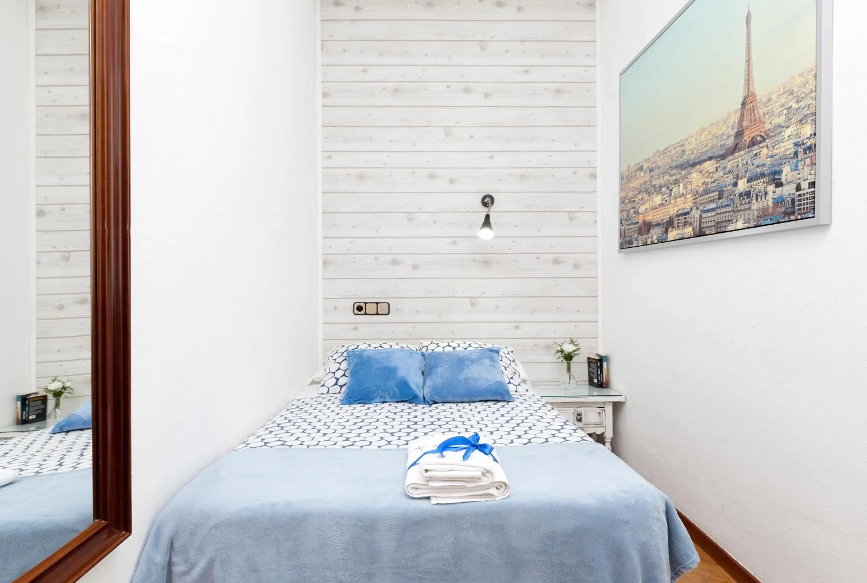 Bedroom, Bed in Hispano Gran Vía Bedroom, Bed in Hispano Gran Vía